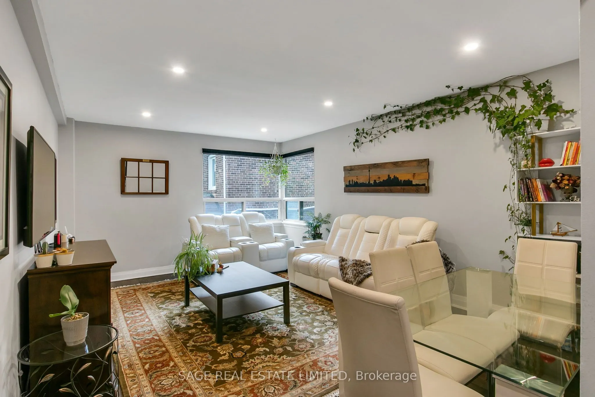 1840 Bathurst Street #204