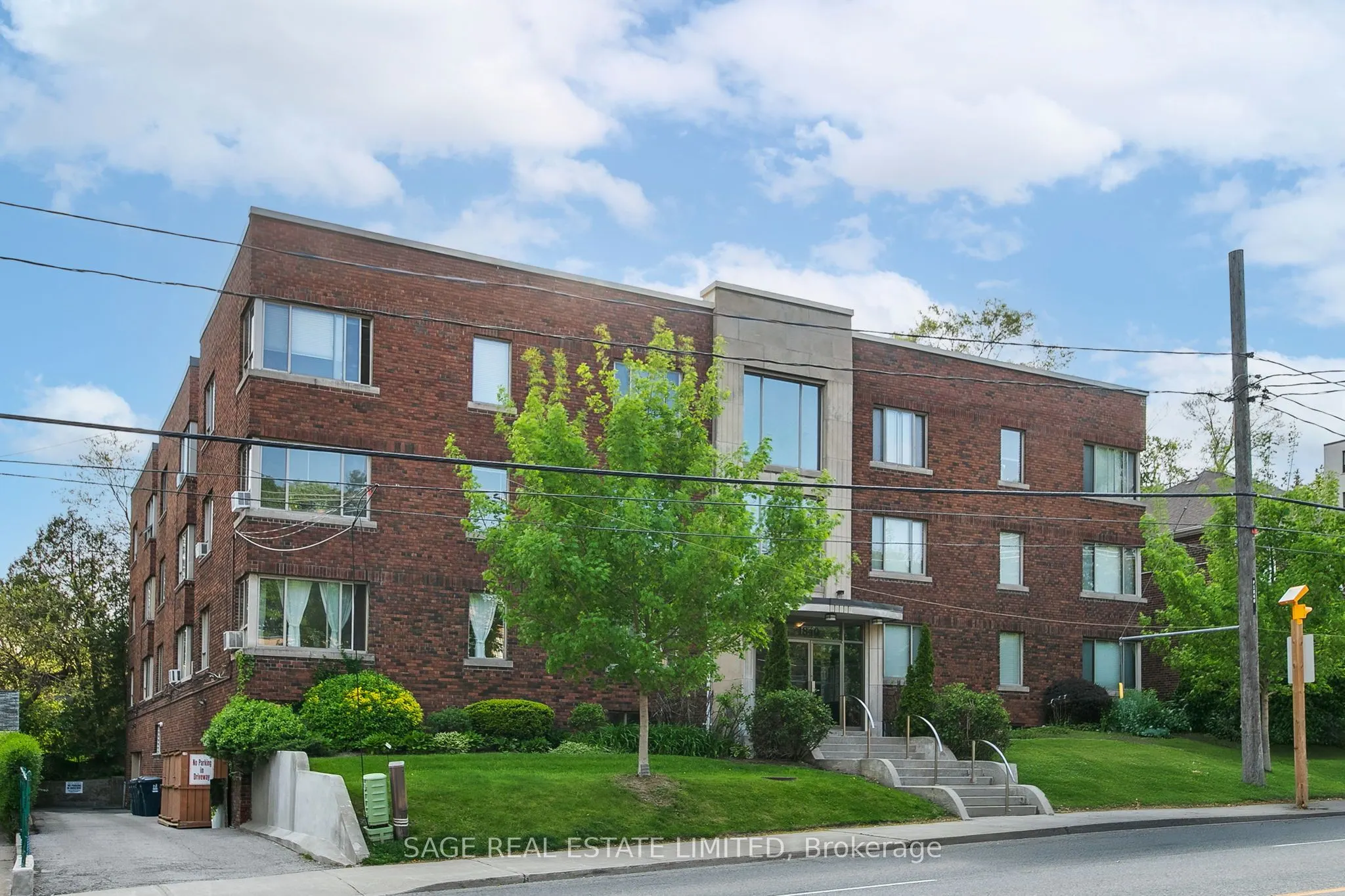 1840 Bathurst Street #204