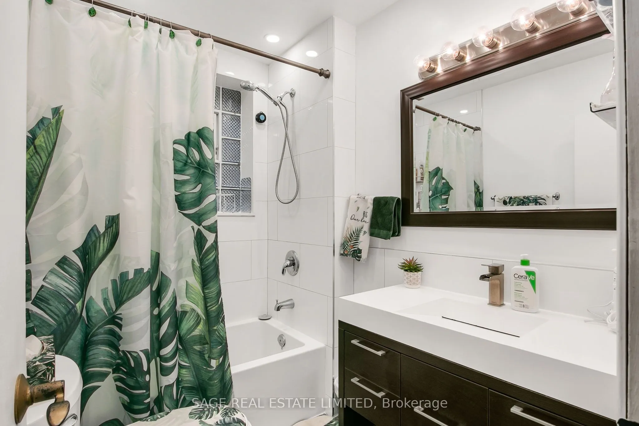 1840 Bathurst Street #204