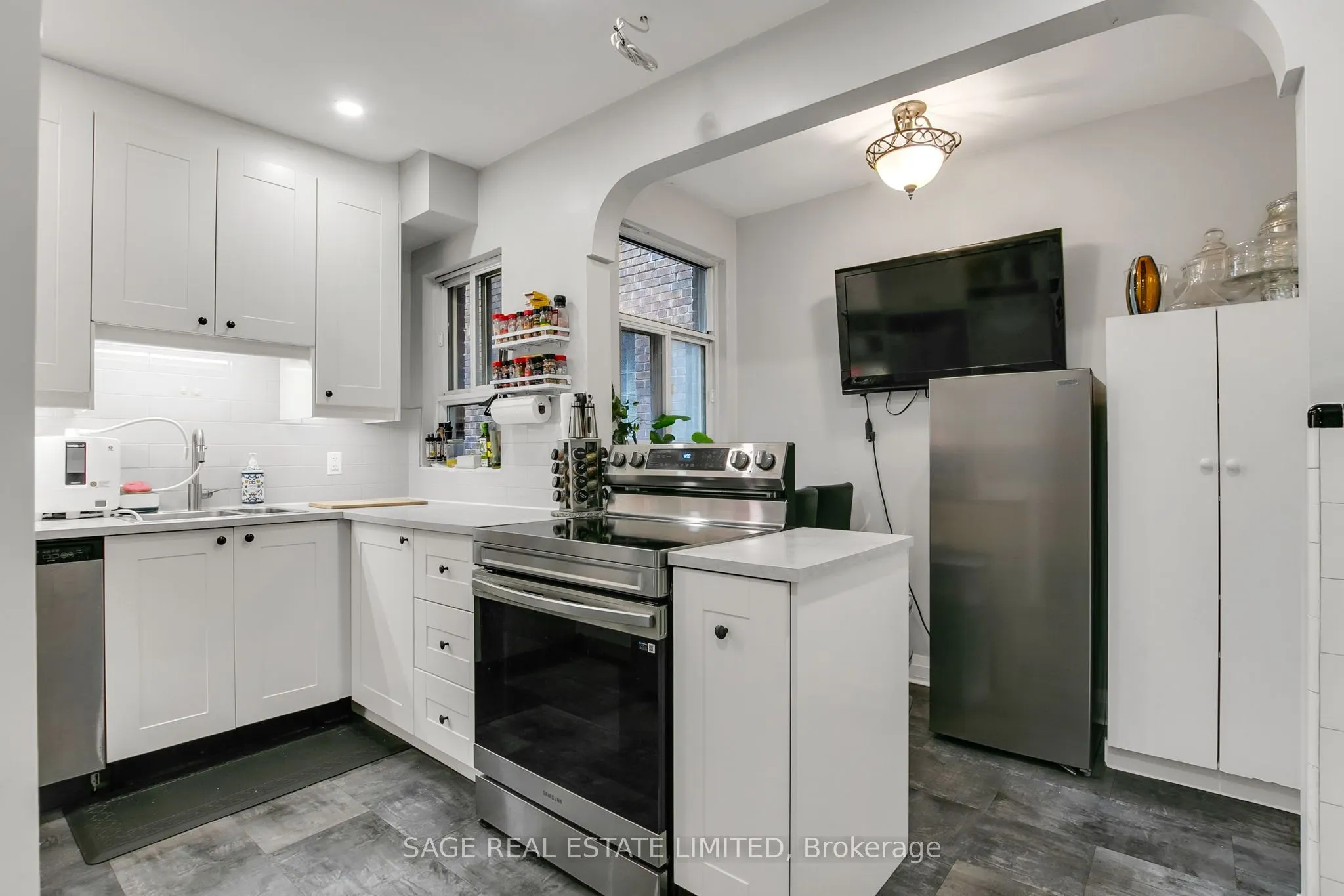 1840 Bathurst Street #204