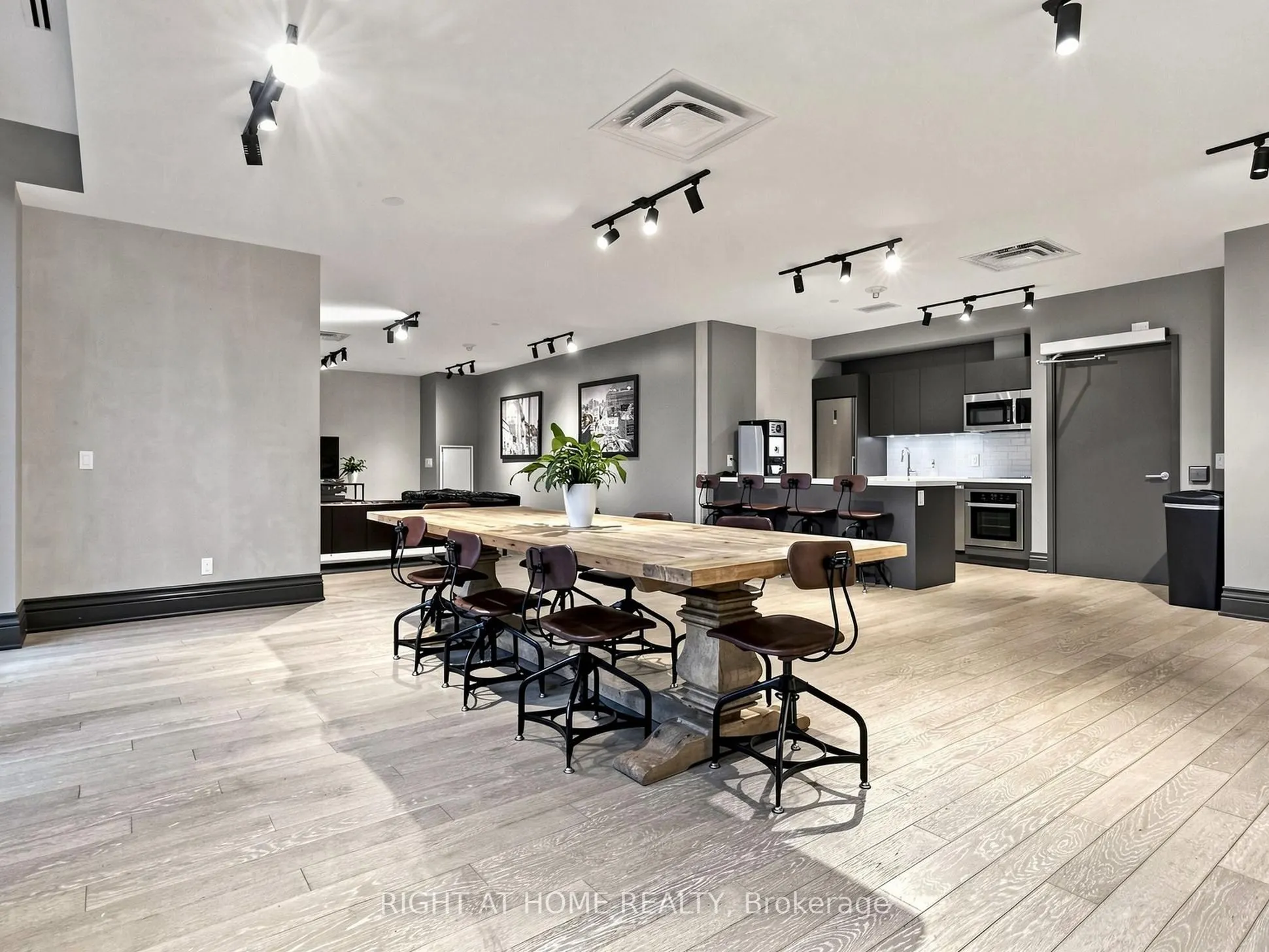608 Richmond Street W #1106