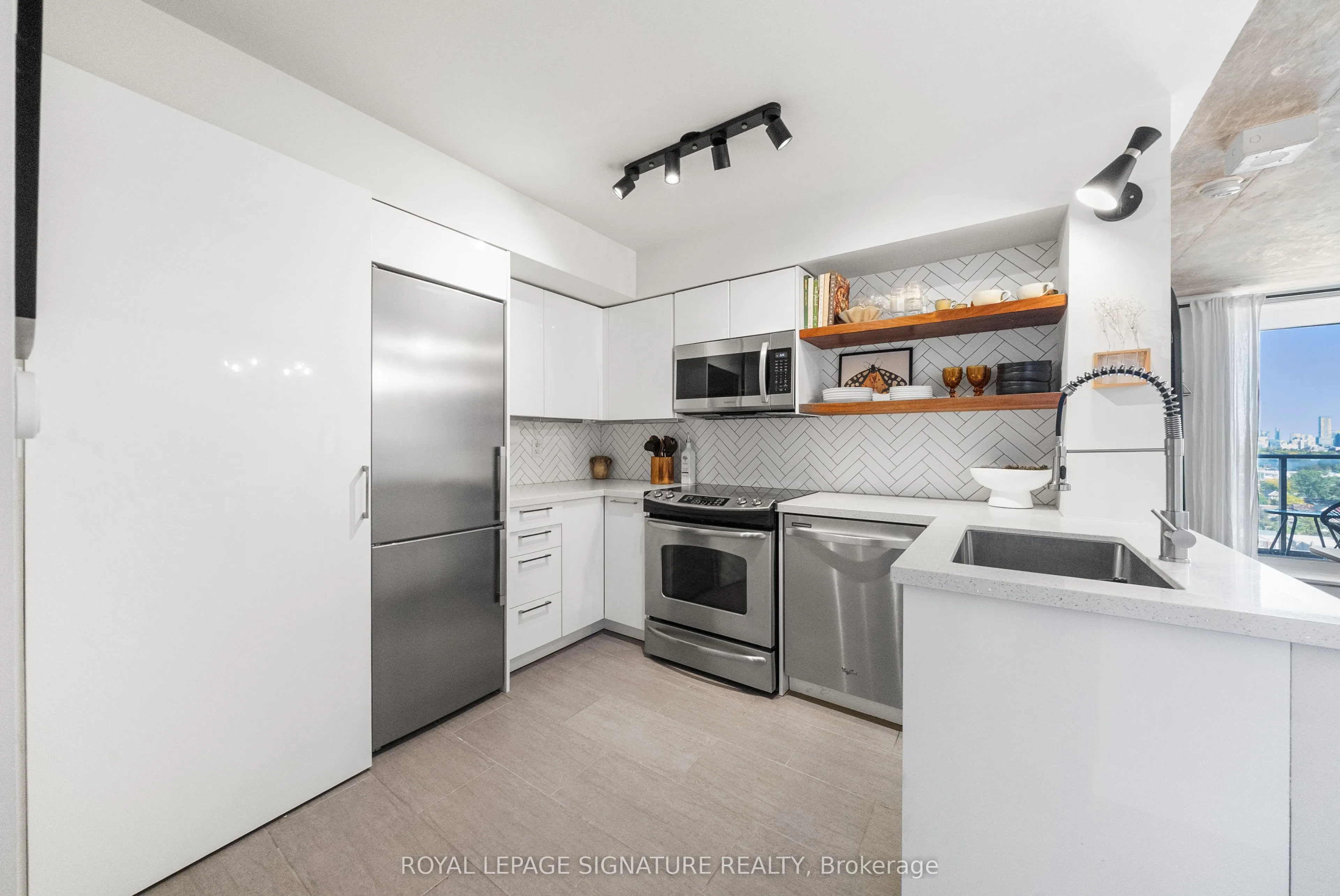 1369 Bloor Street W #1402