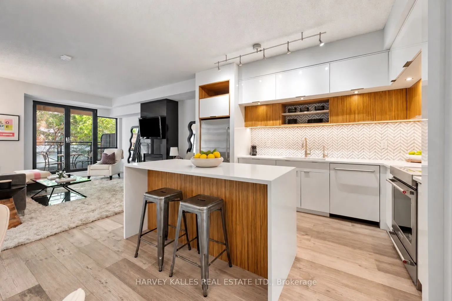 20 Scrivener Square #418