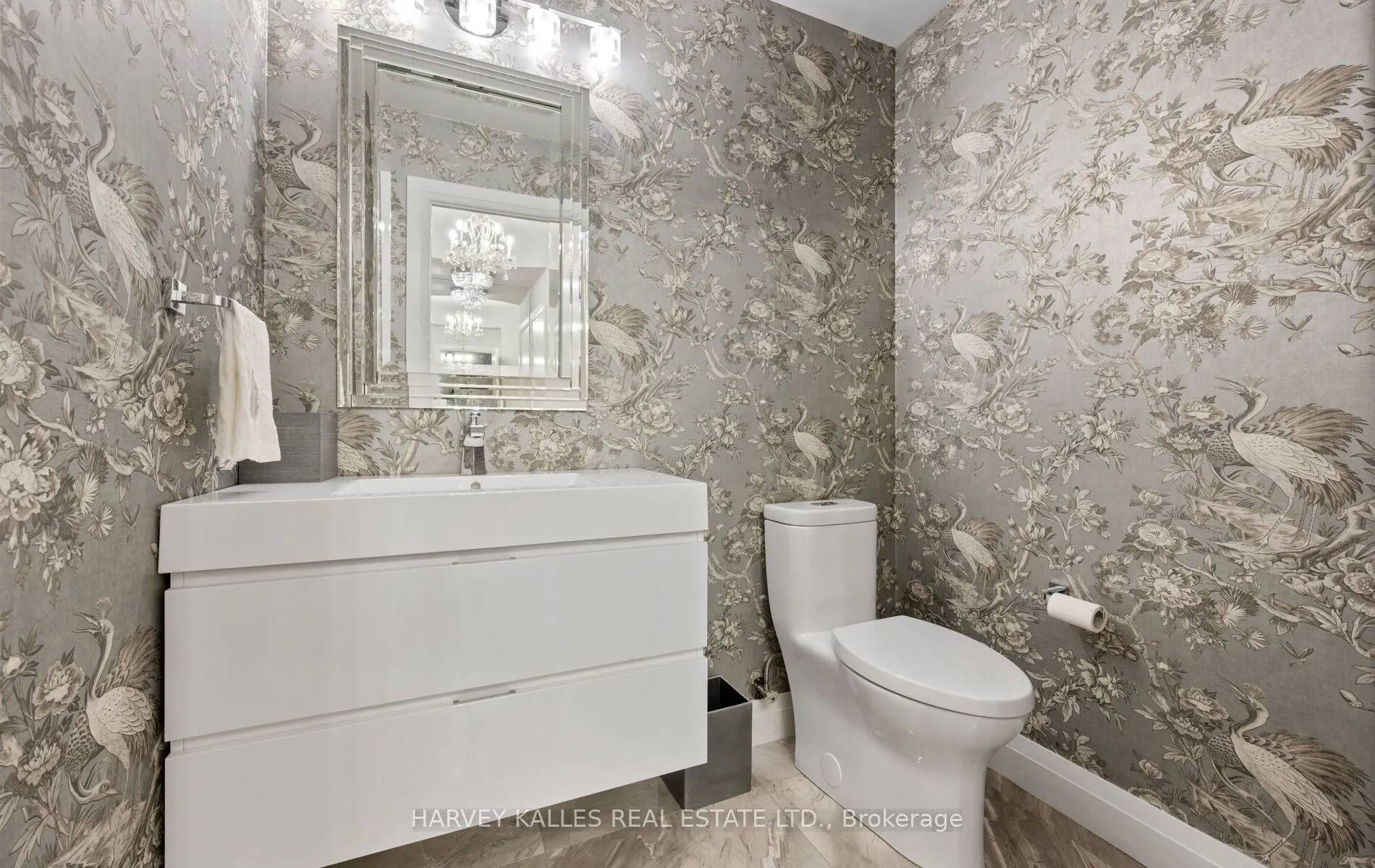20 Scrivener Square #418
