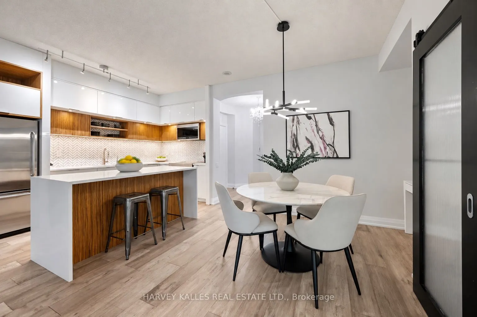 20 Scrivener Square #418