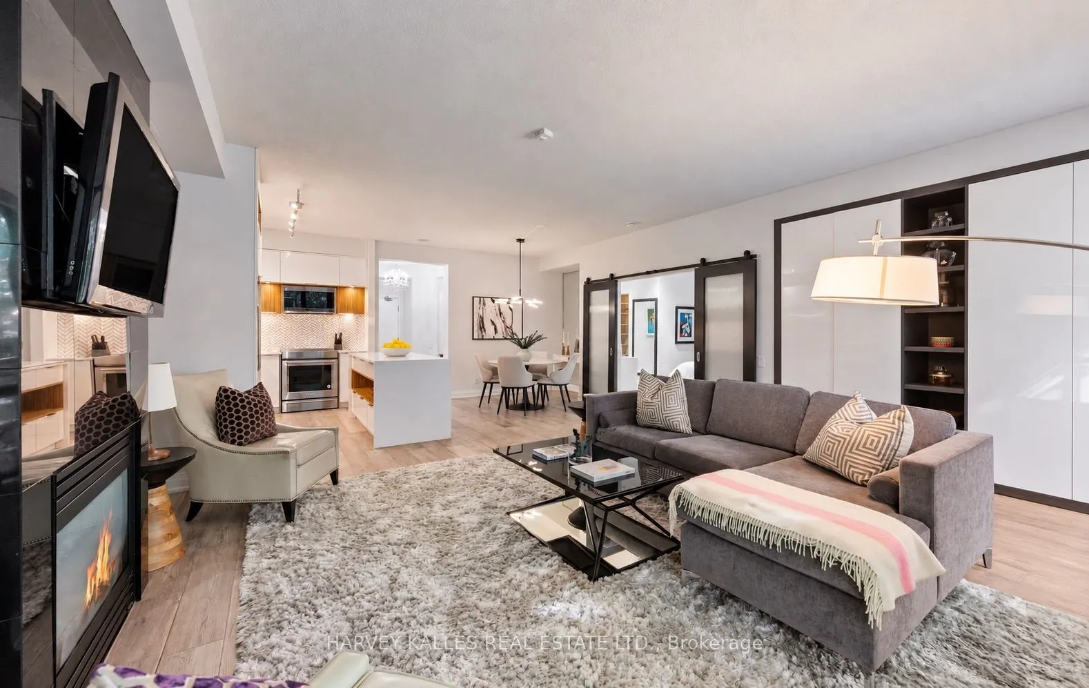 20 Scrivener Square #418