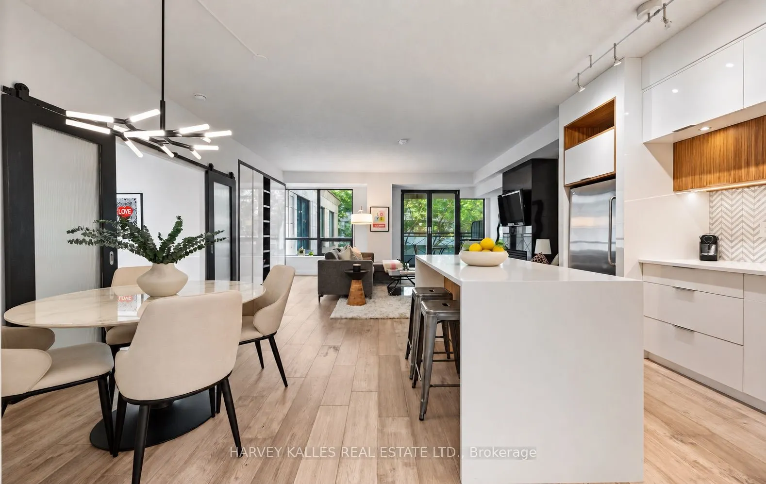 20 Scrivener Square #418