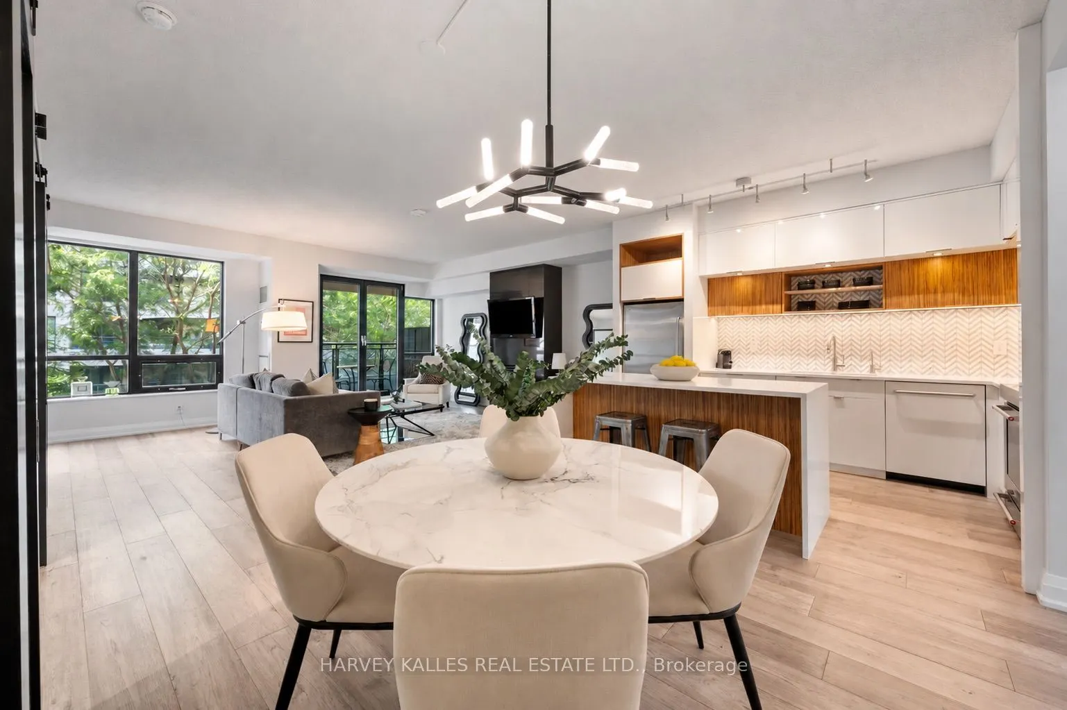 20 Scrivener Square #418