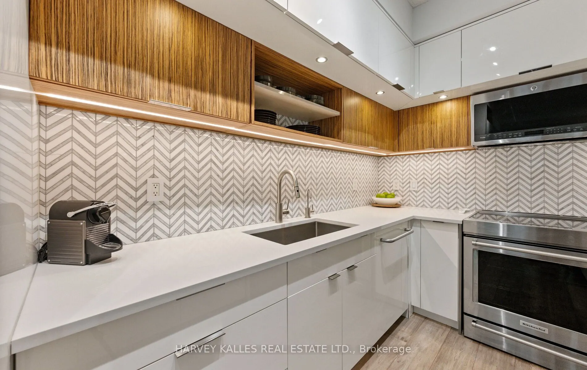 20 Scrivener Square #418