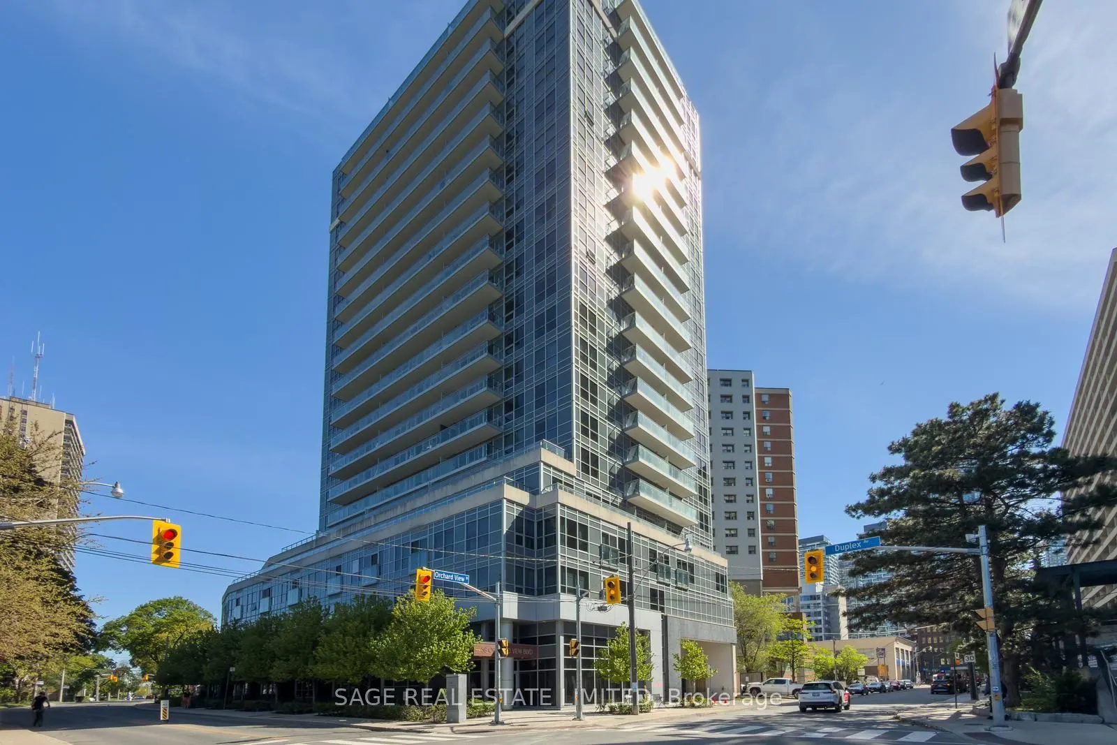 58 Orchard View Boulevard #313