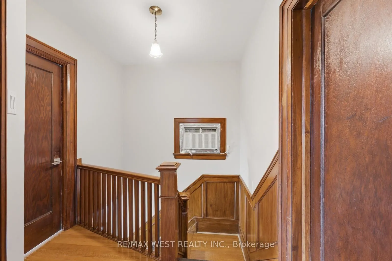 280 Westmount Avenue