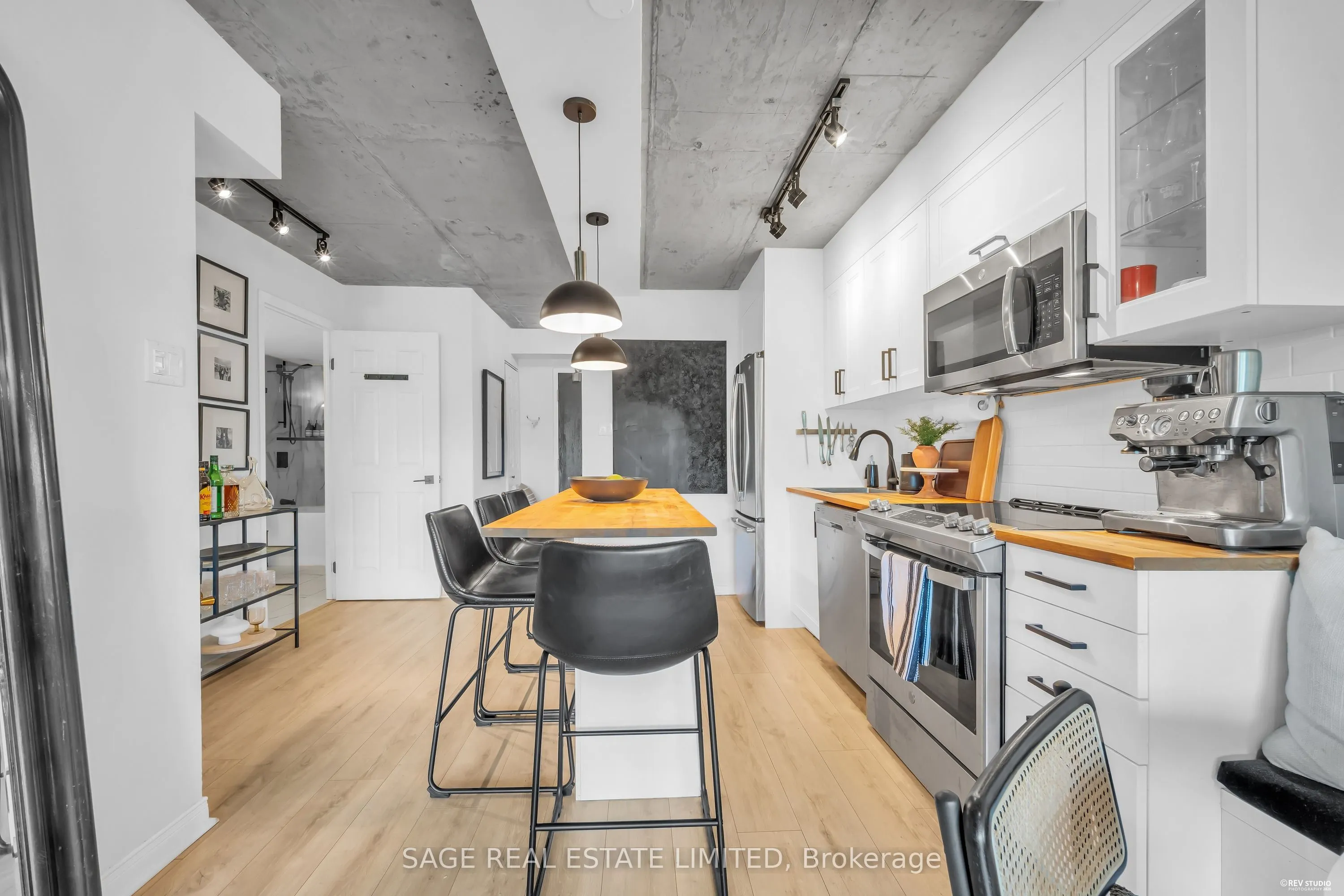 456 COLLEGE Street #408