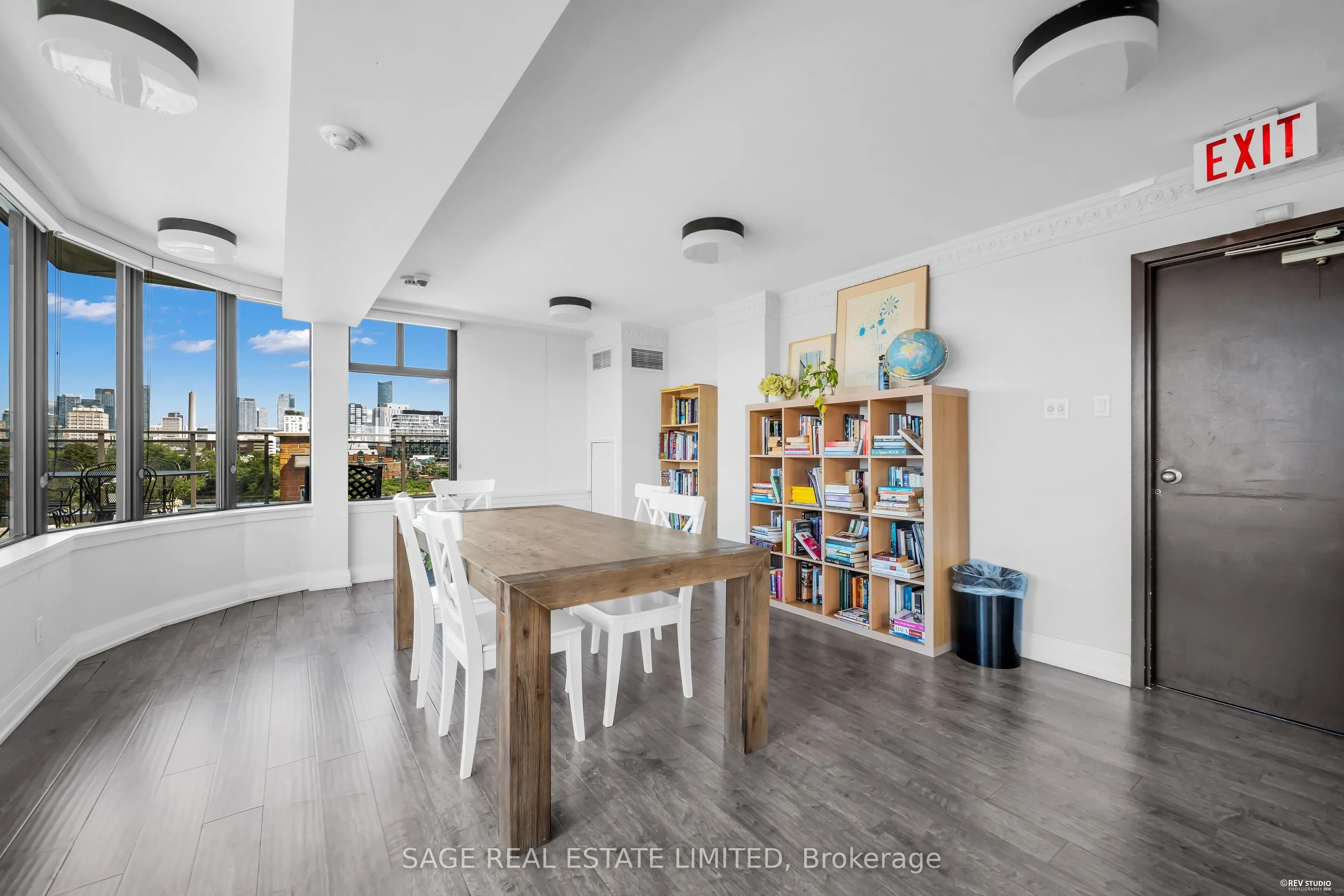 456 COLLEGE Street #408