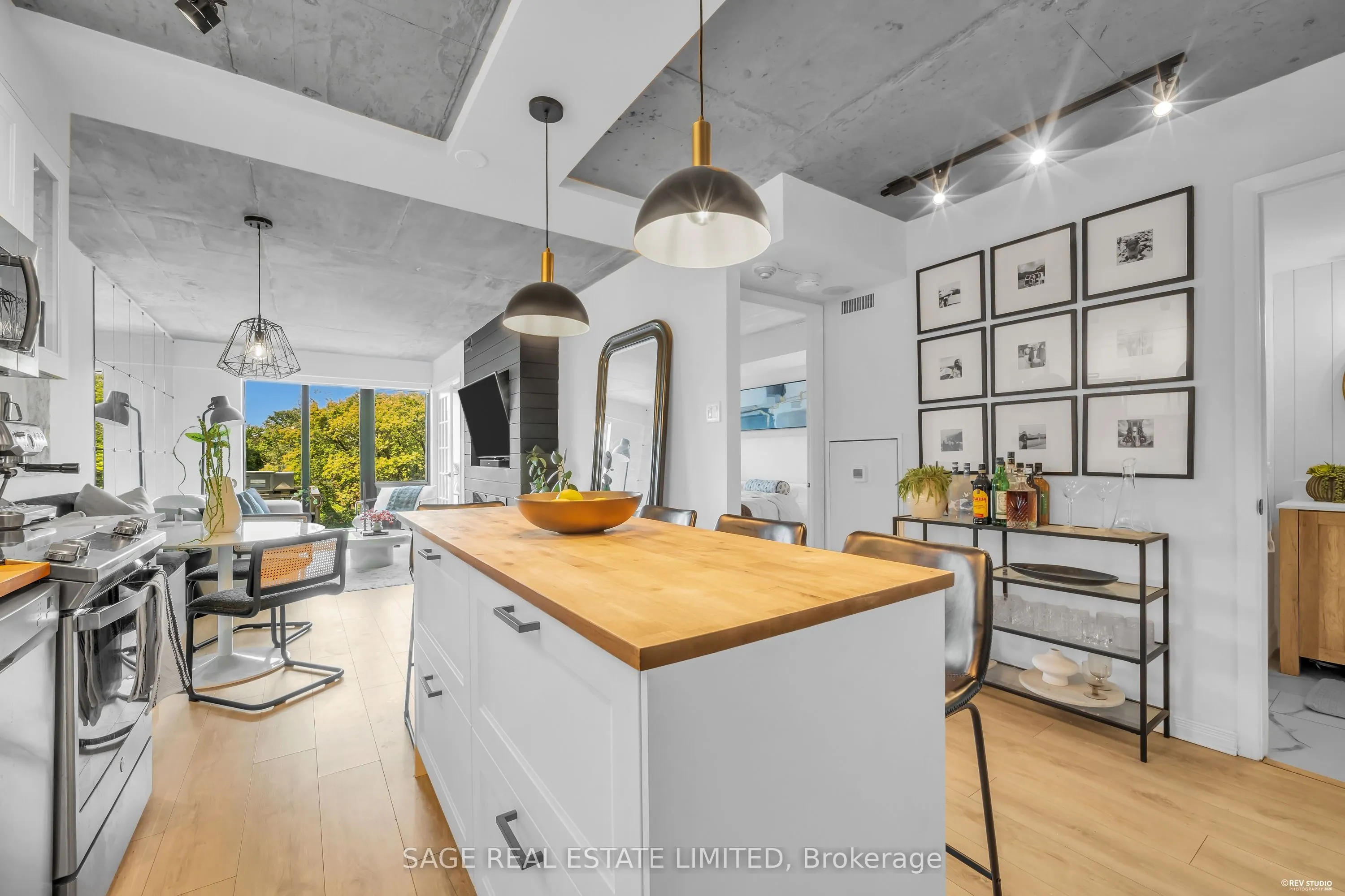 456 COLLEGE Street #408