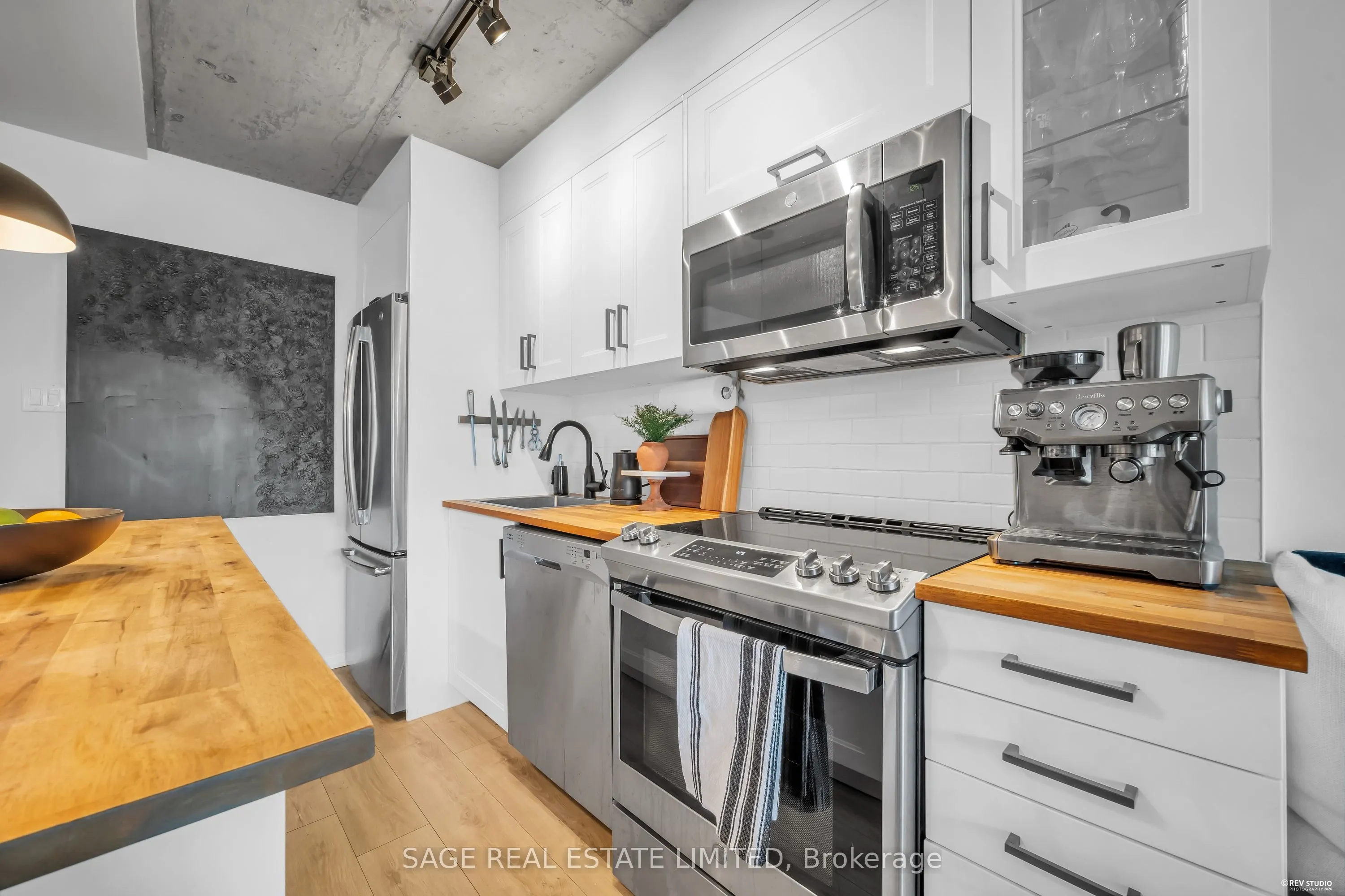 456 COLLEGE Street #408