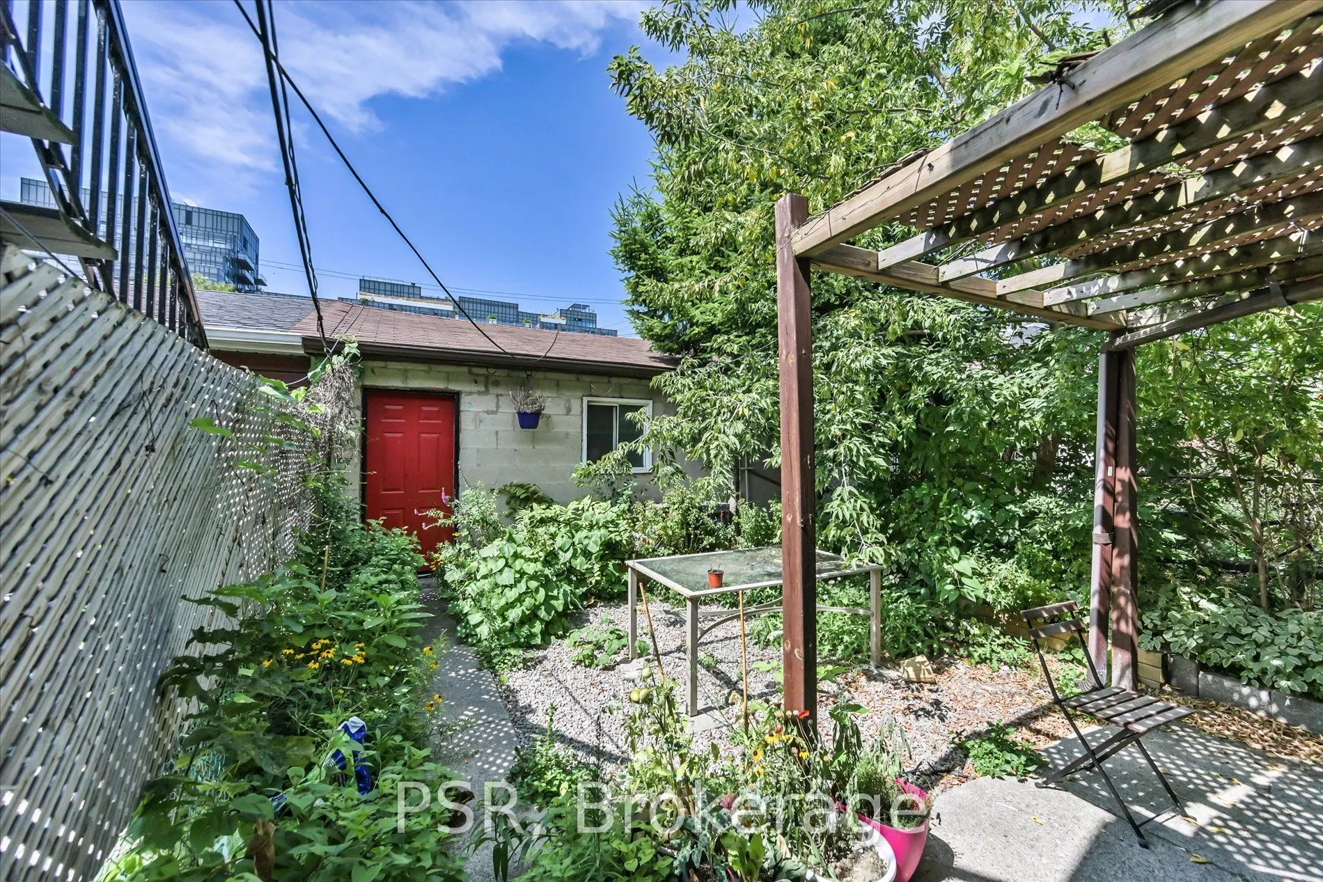 64 Gladstone Avenue