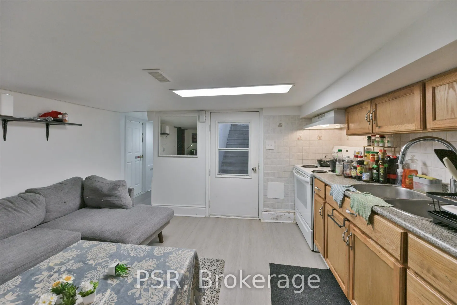 64 Gladstone Avenue