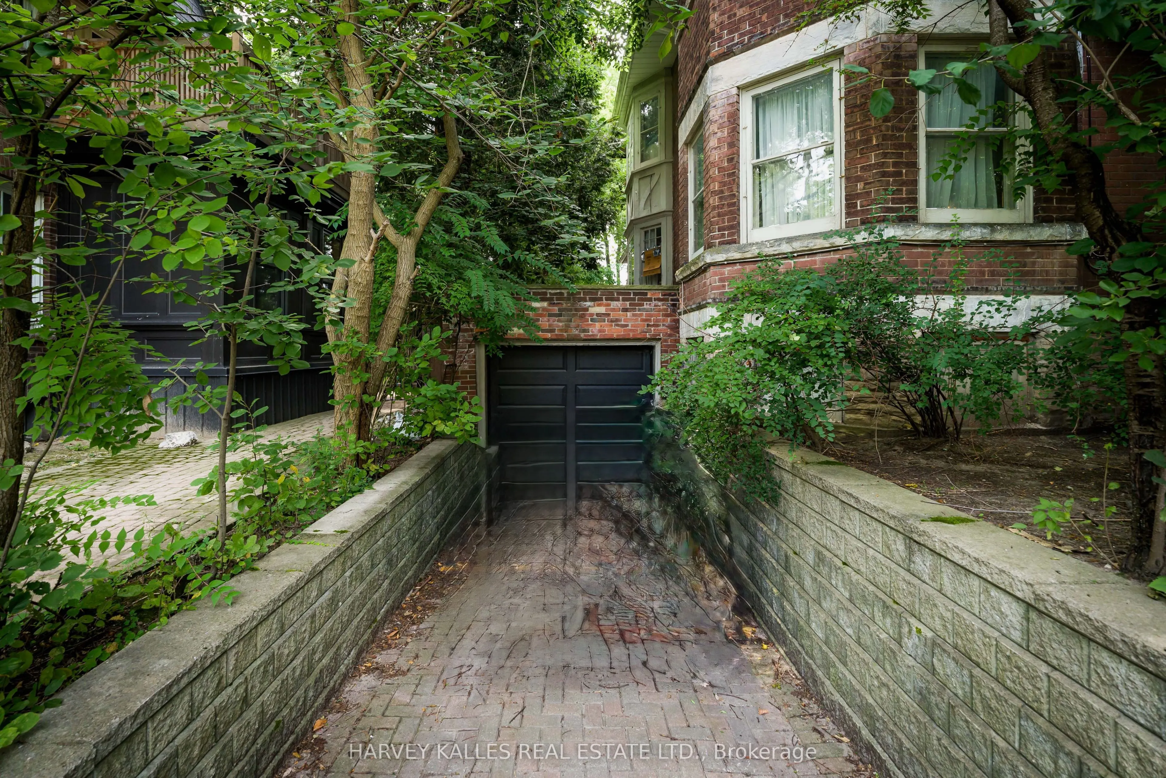 219 Balmoral Avenue
