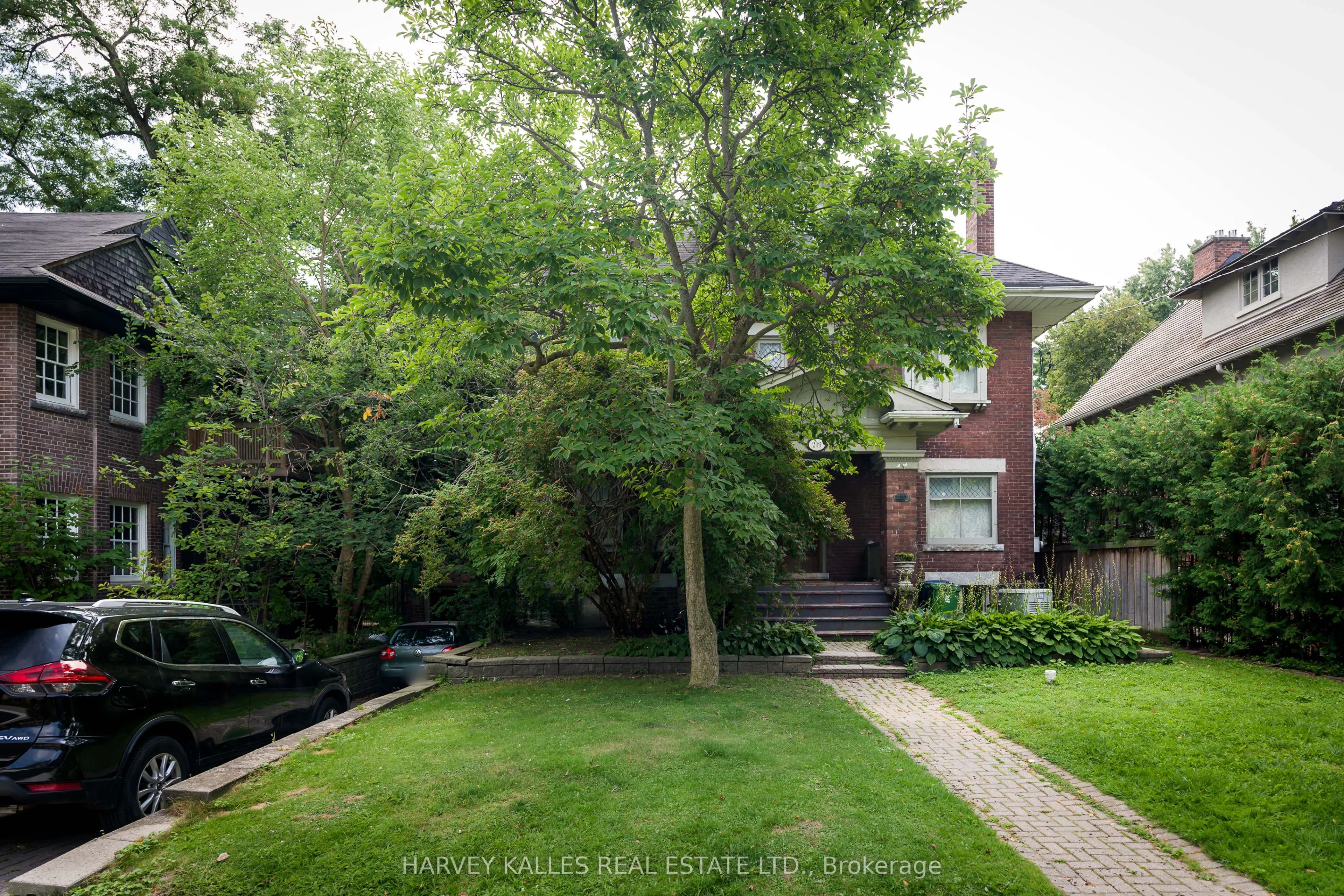219 Balmoral Avenue
