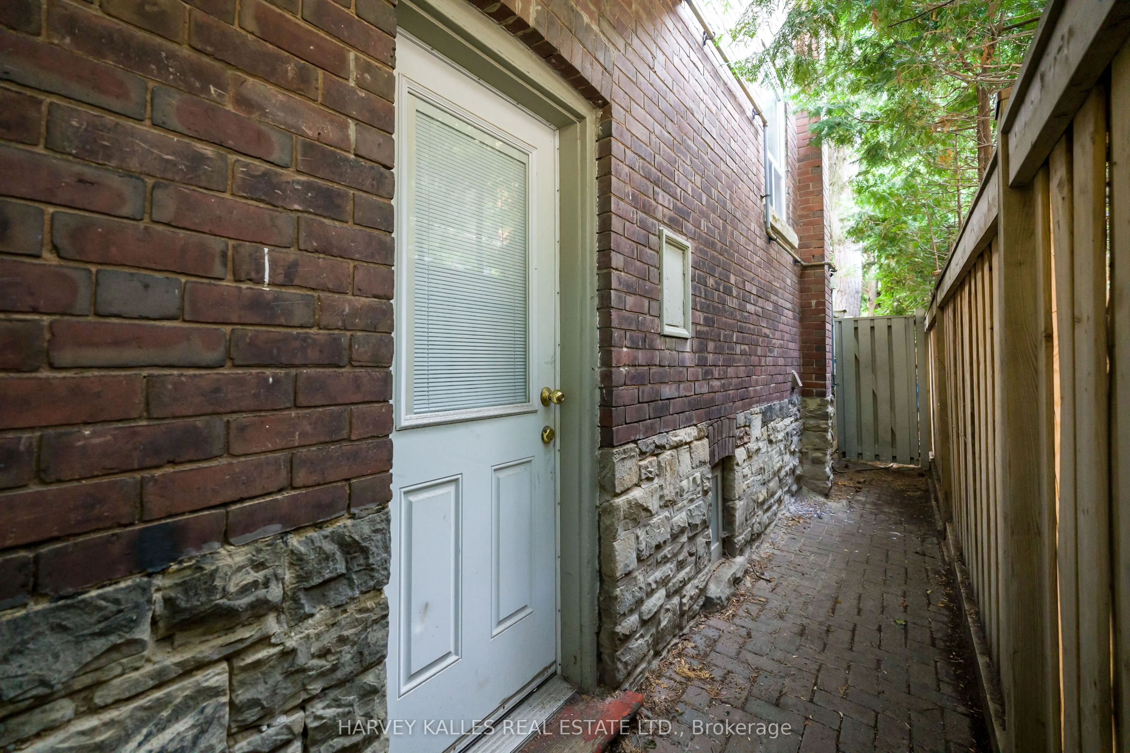 219 Balmoral Avenue