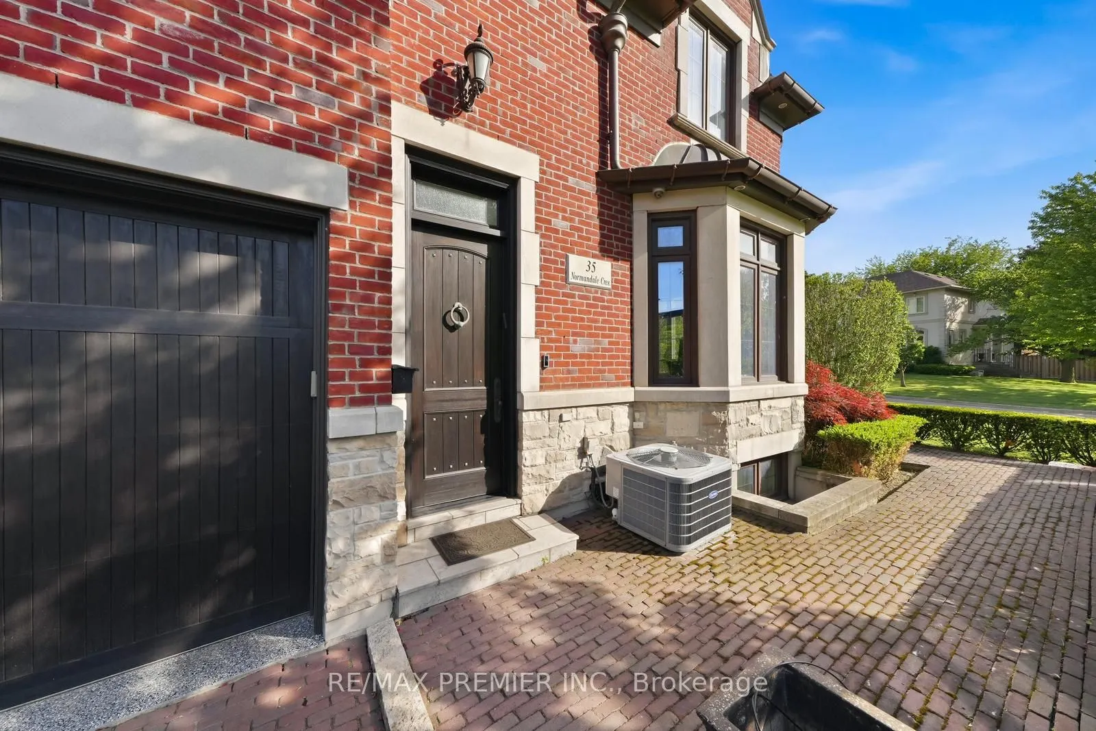 35 Normandale Crescent