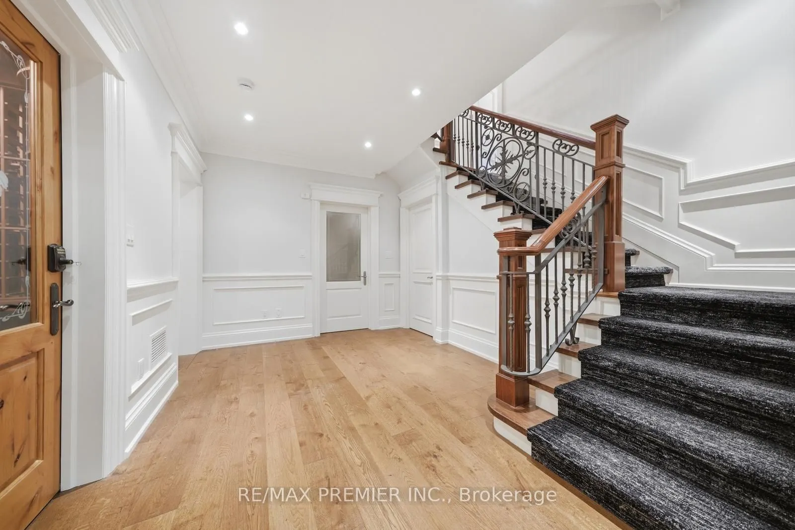 35 Normandale Crescent