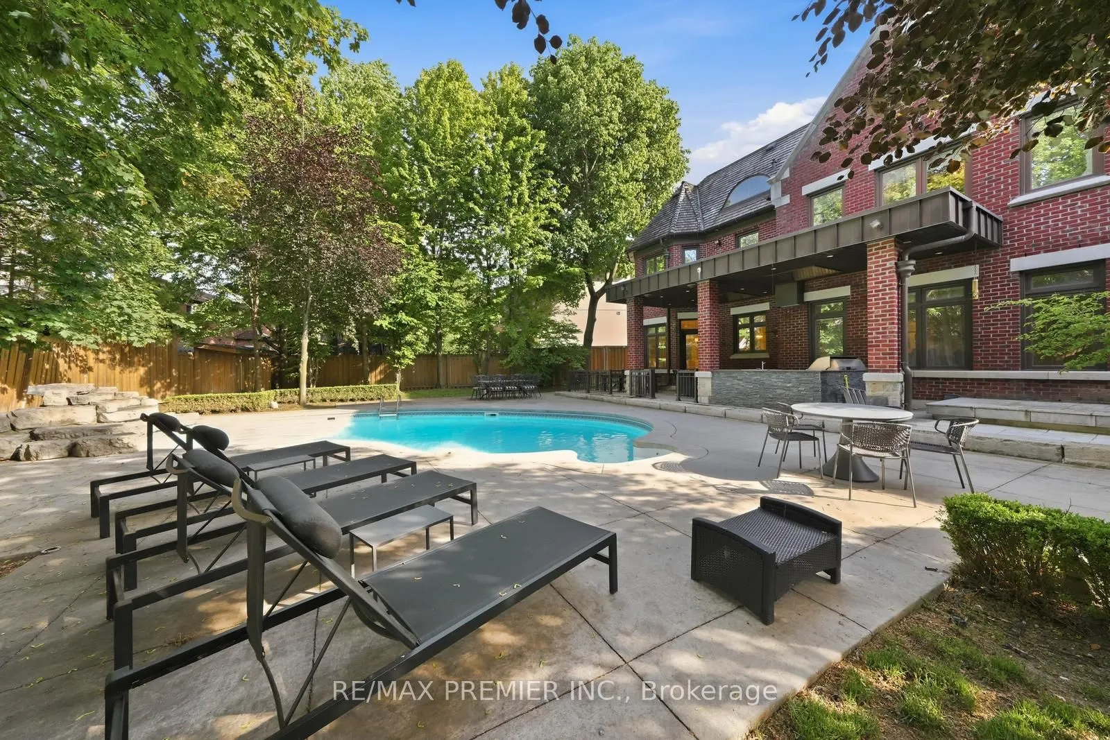35 Normandale Crescent