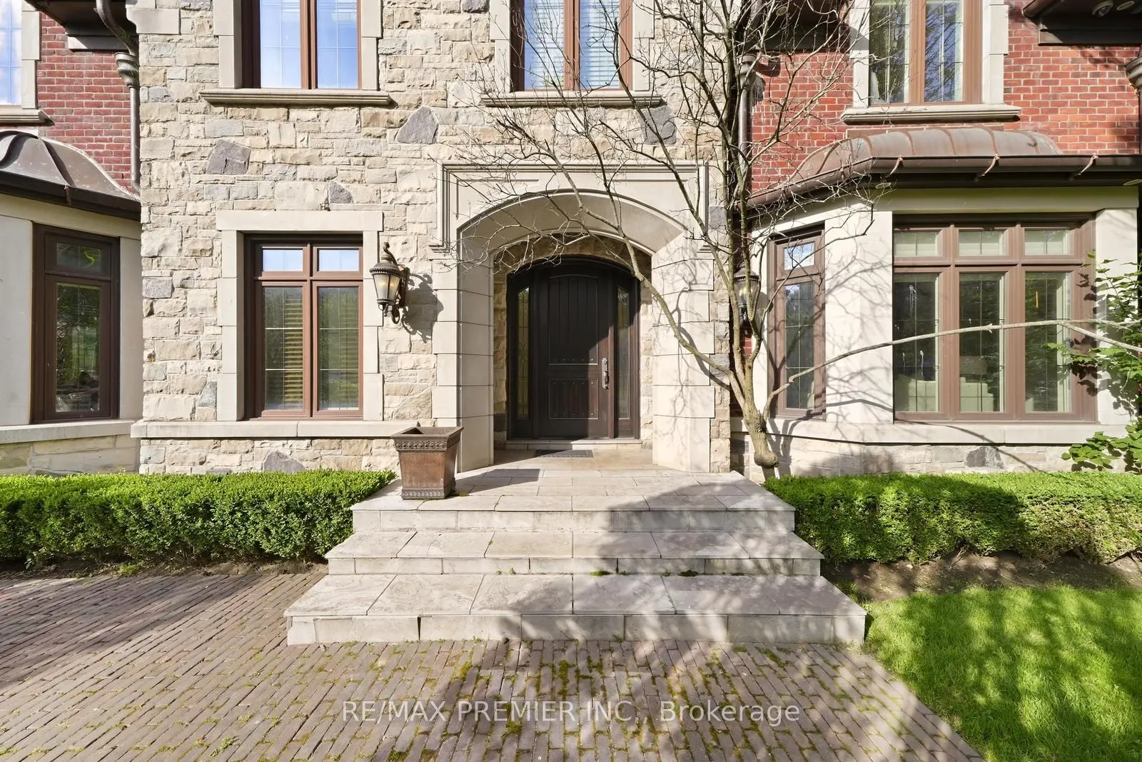 35 Normandale Crescent