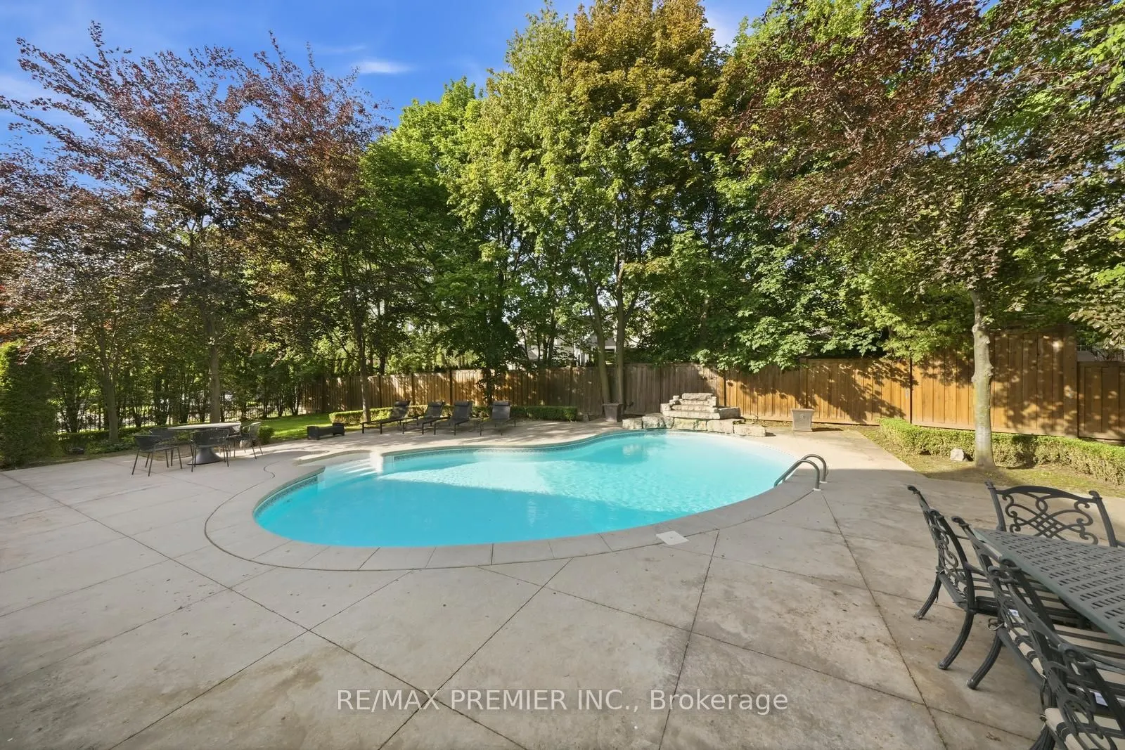 35 Normandale Crescent