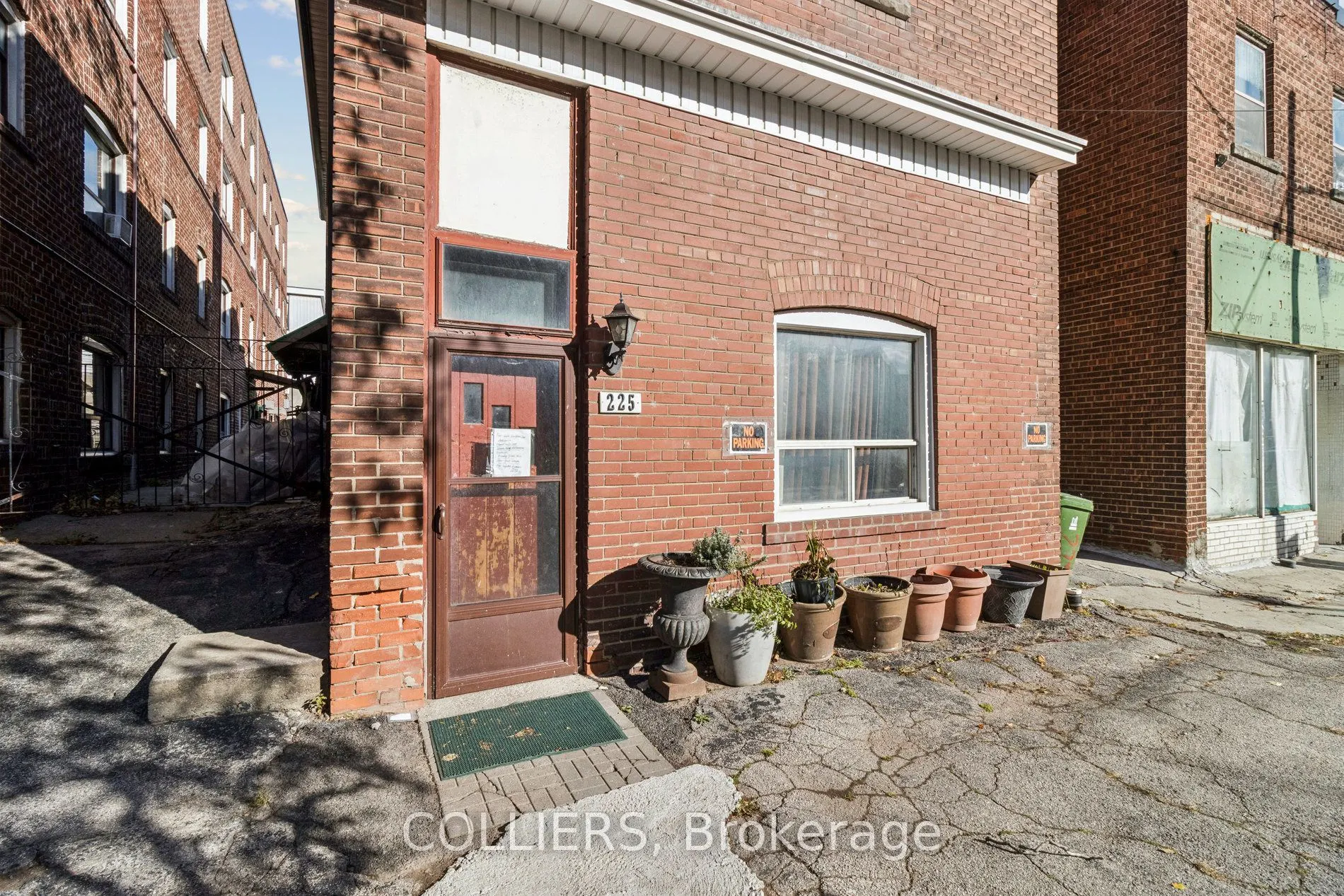 225 Vaughan Road