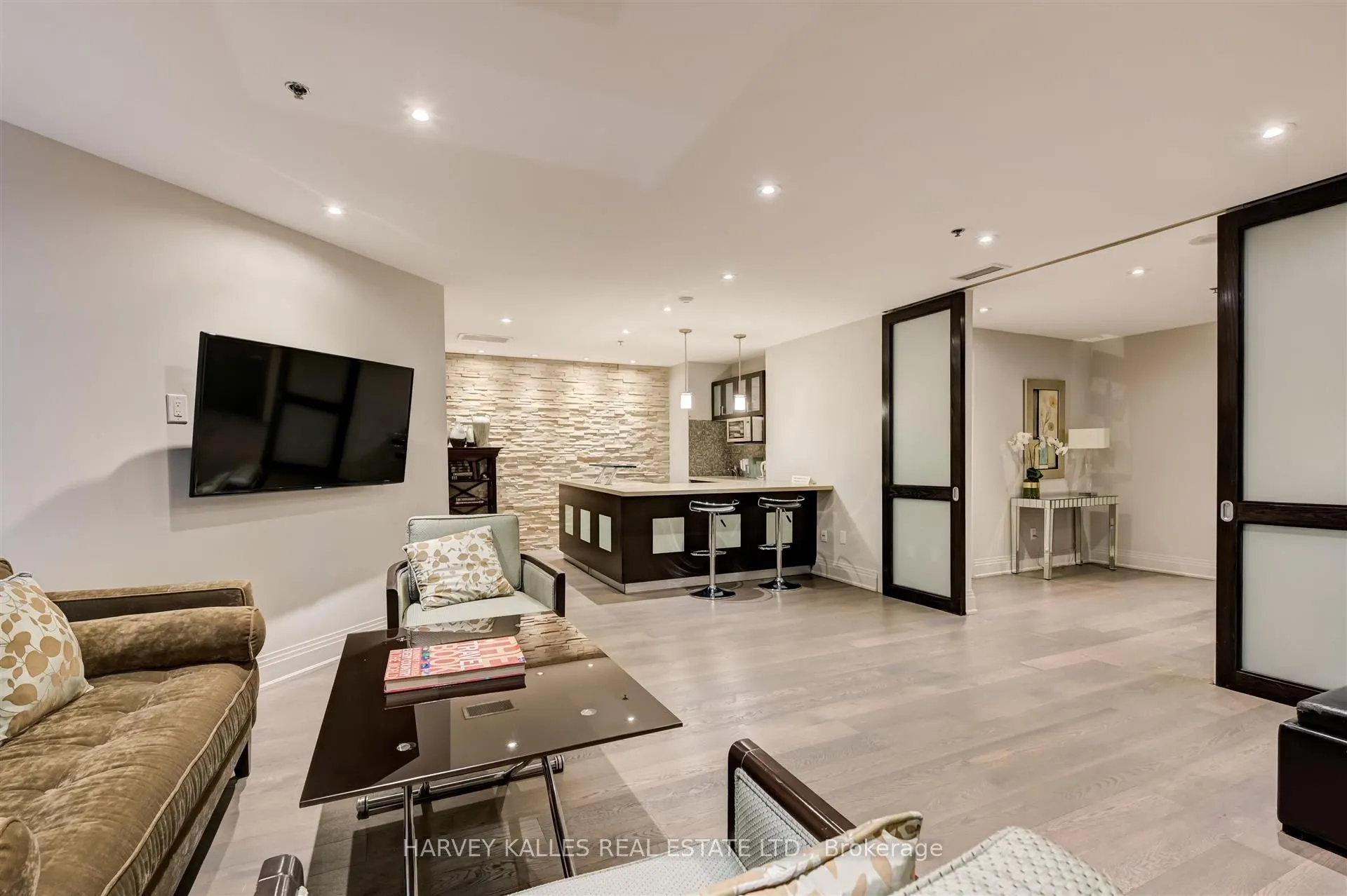 99 Avenue Road #708