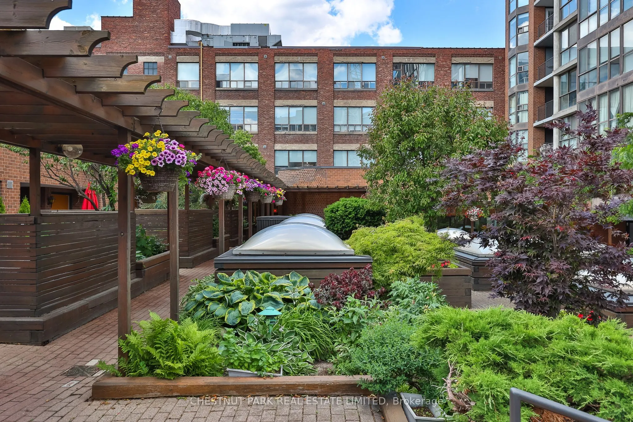 188 Spadina Avenue #301