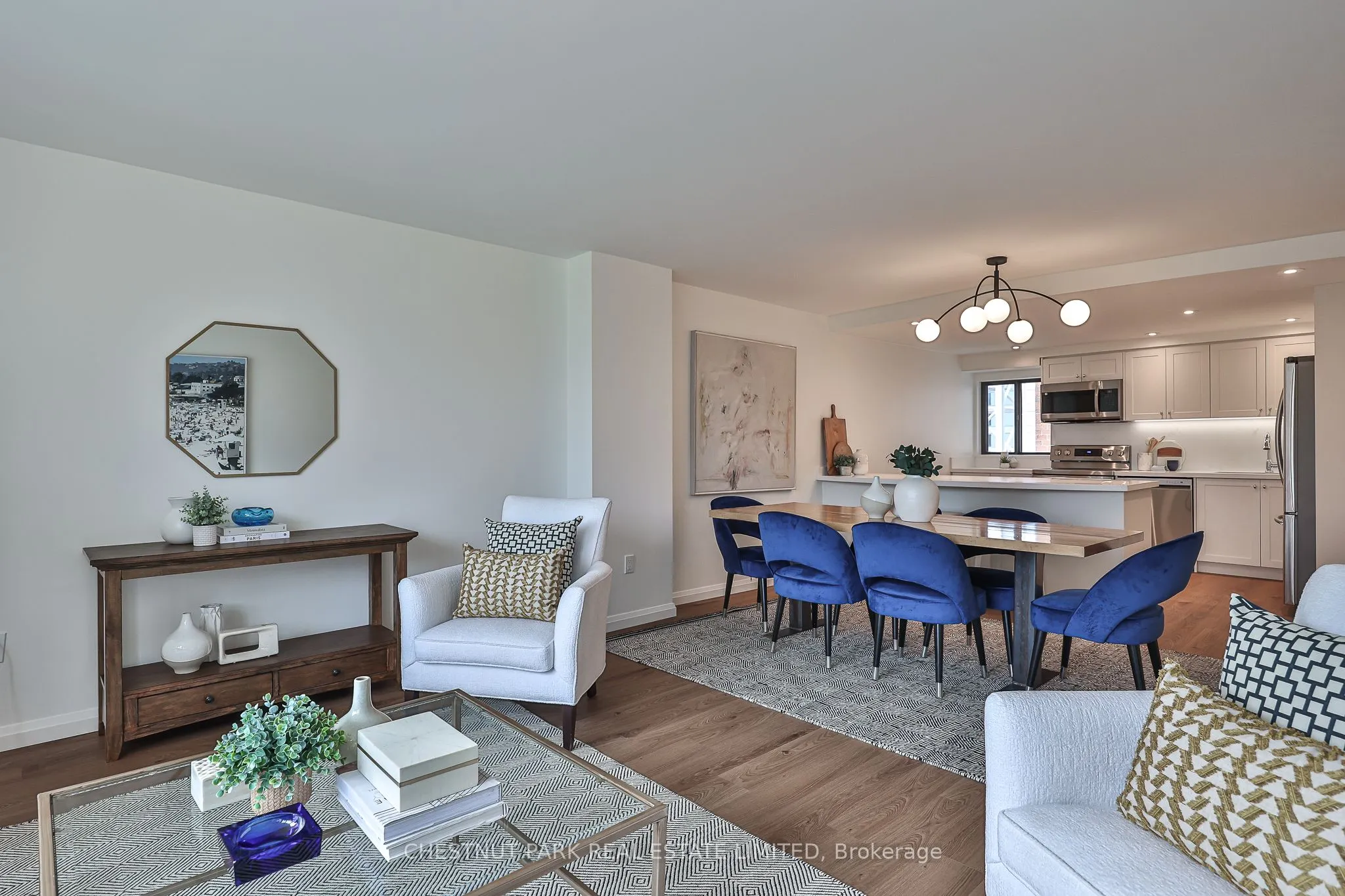 188 Spadina Avenue #301