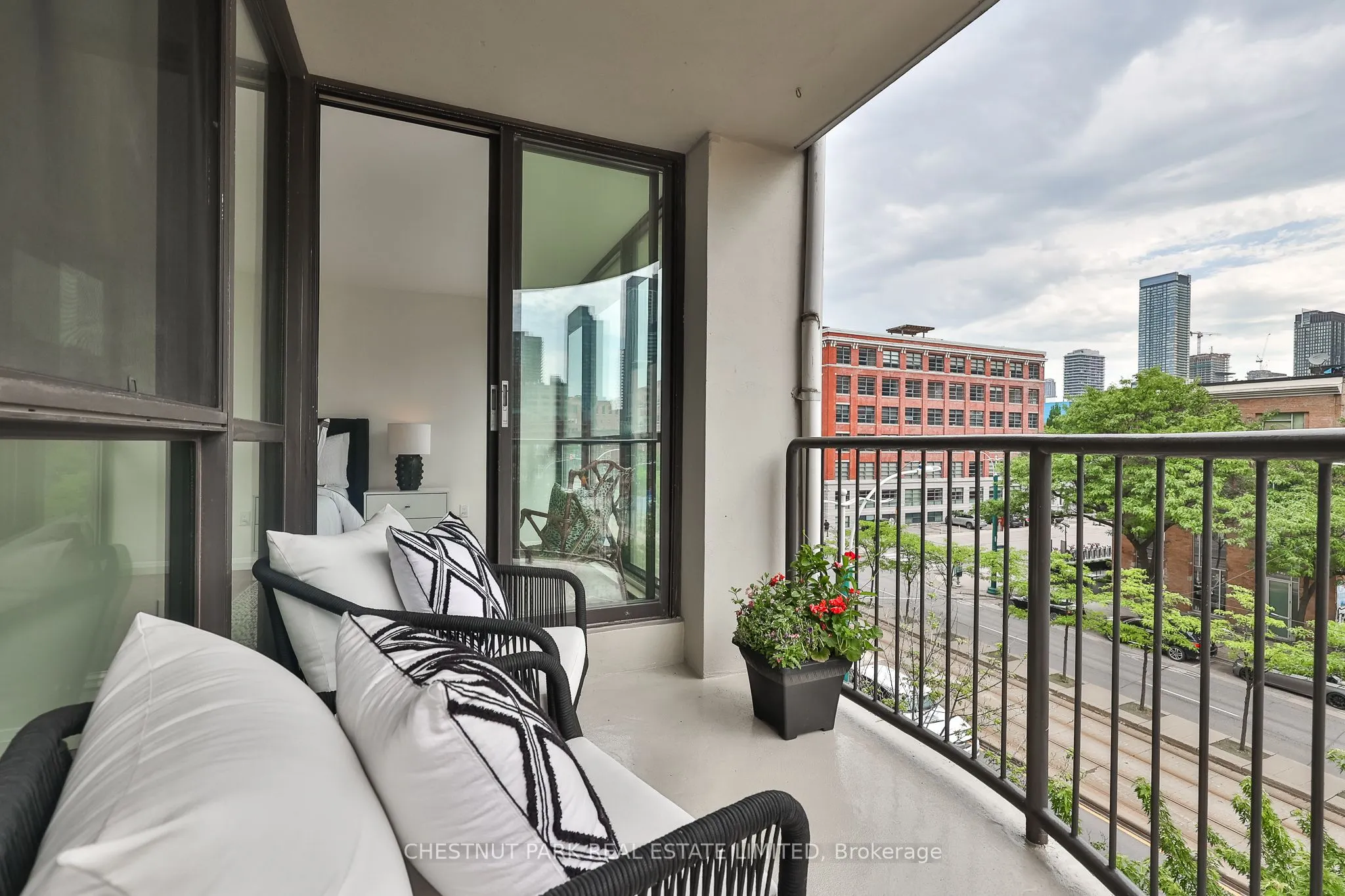 188 Spadina Avenue #301