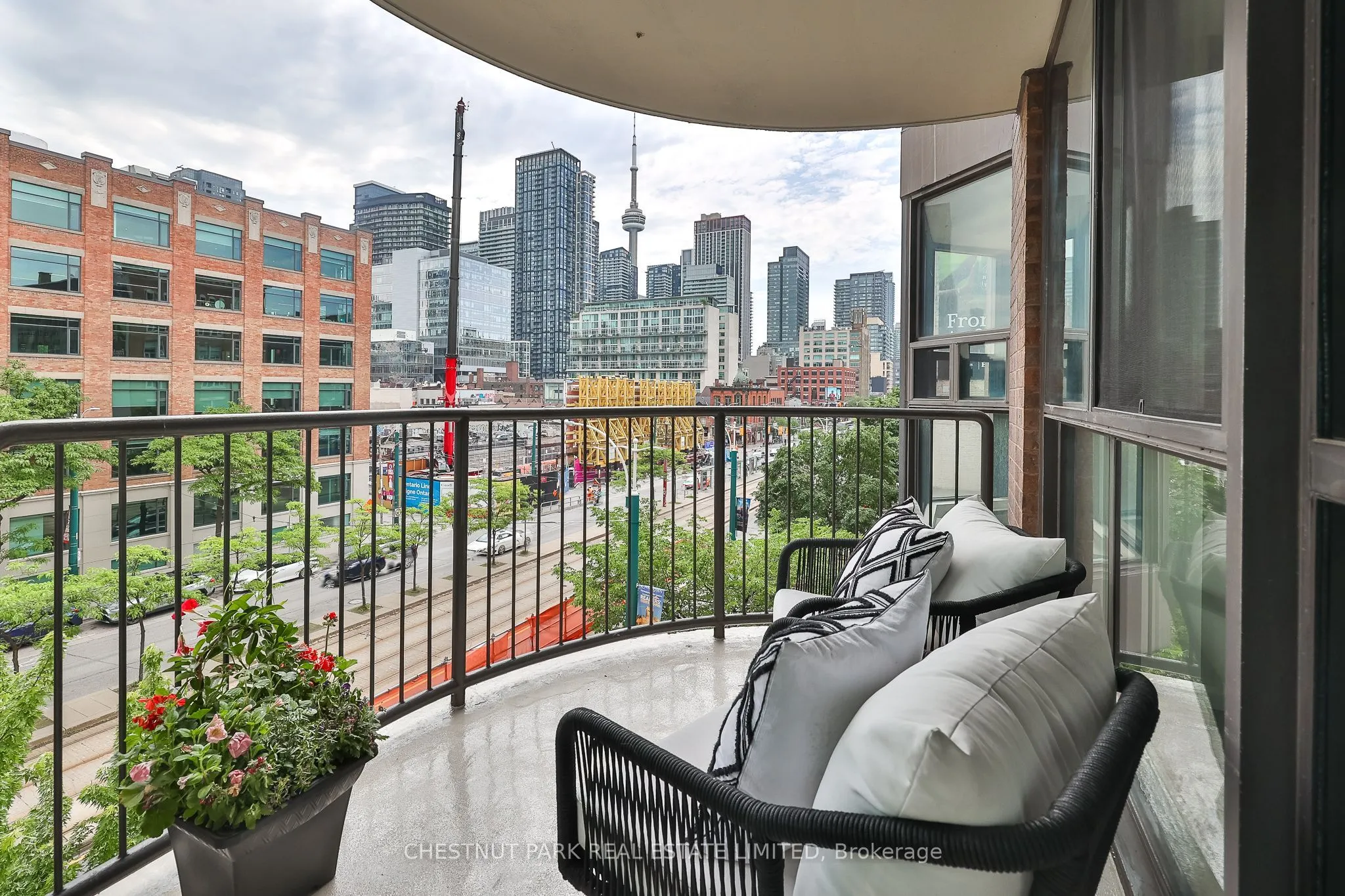 188 Spadina Avenue #301