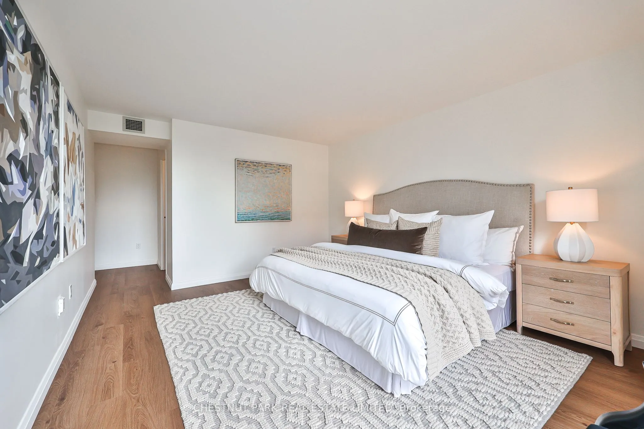 188 Spadina Avenue #301