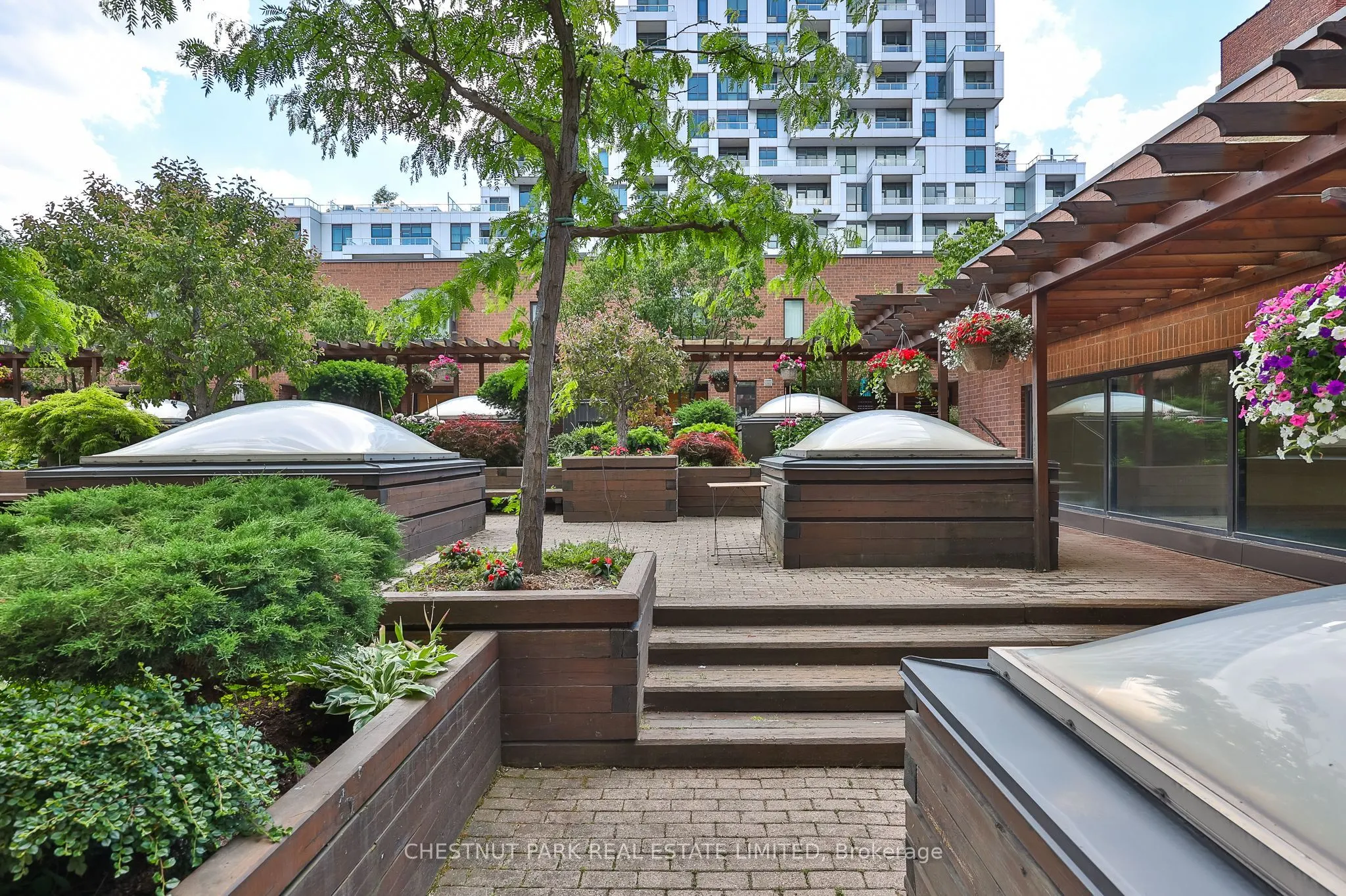 188 Spadina Avenue #301
