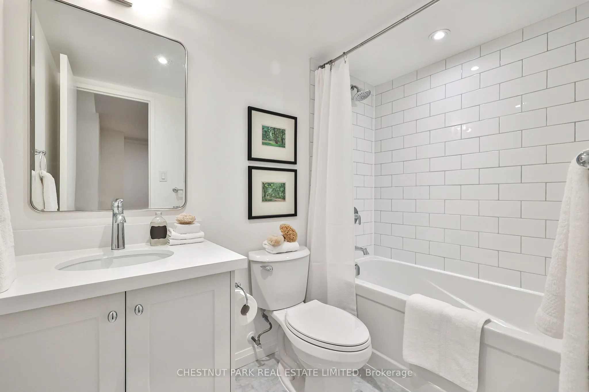 188 Spadina Avenue #301