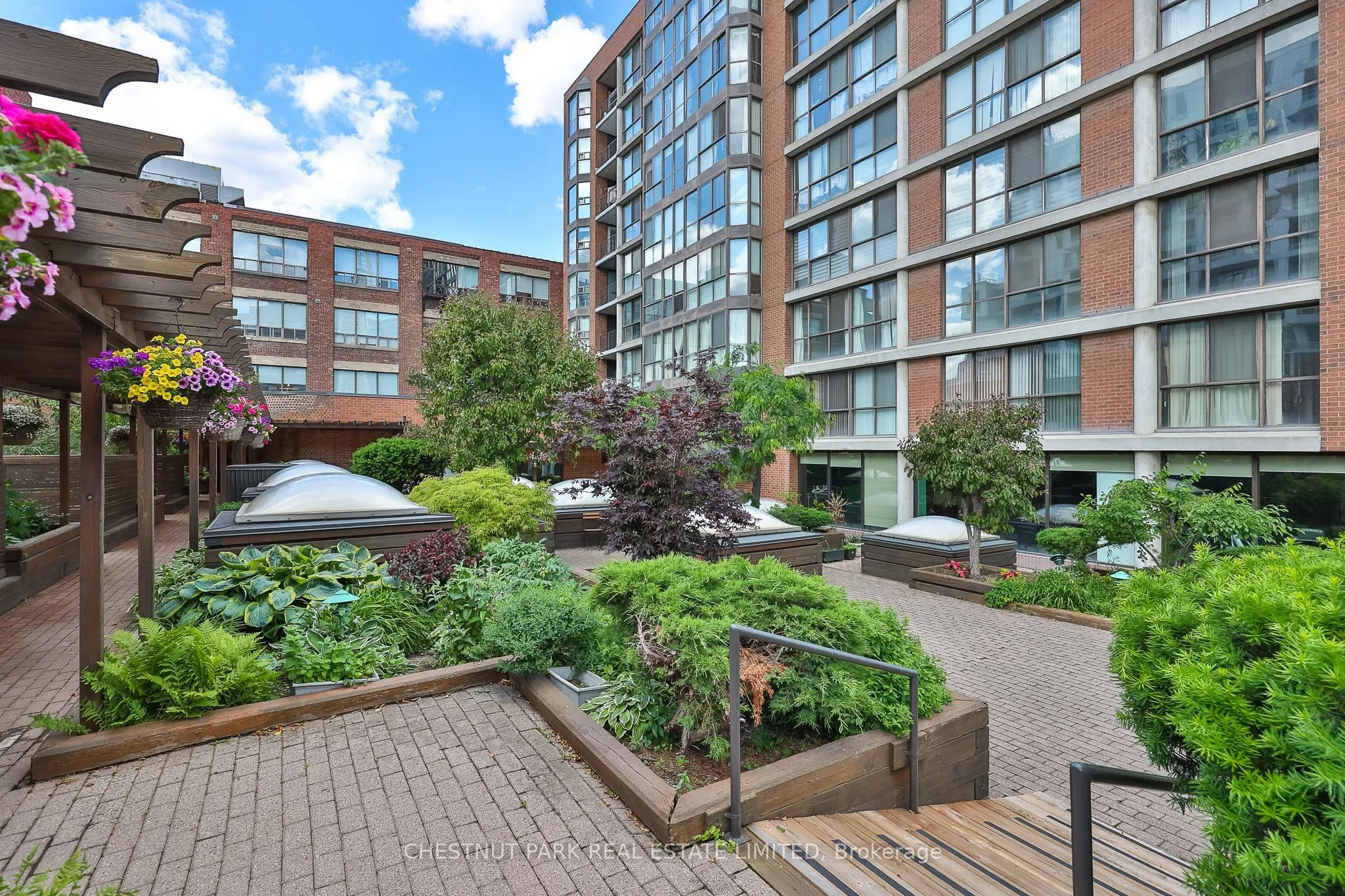 188 Spadina Avenue #301