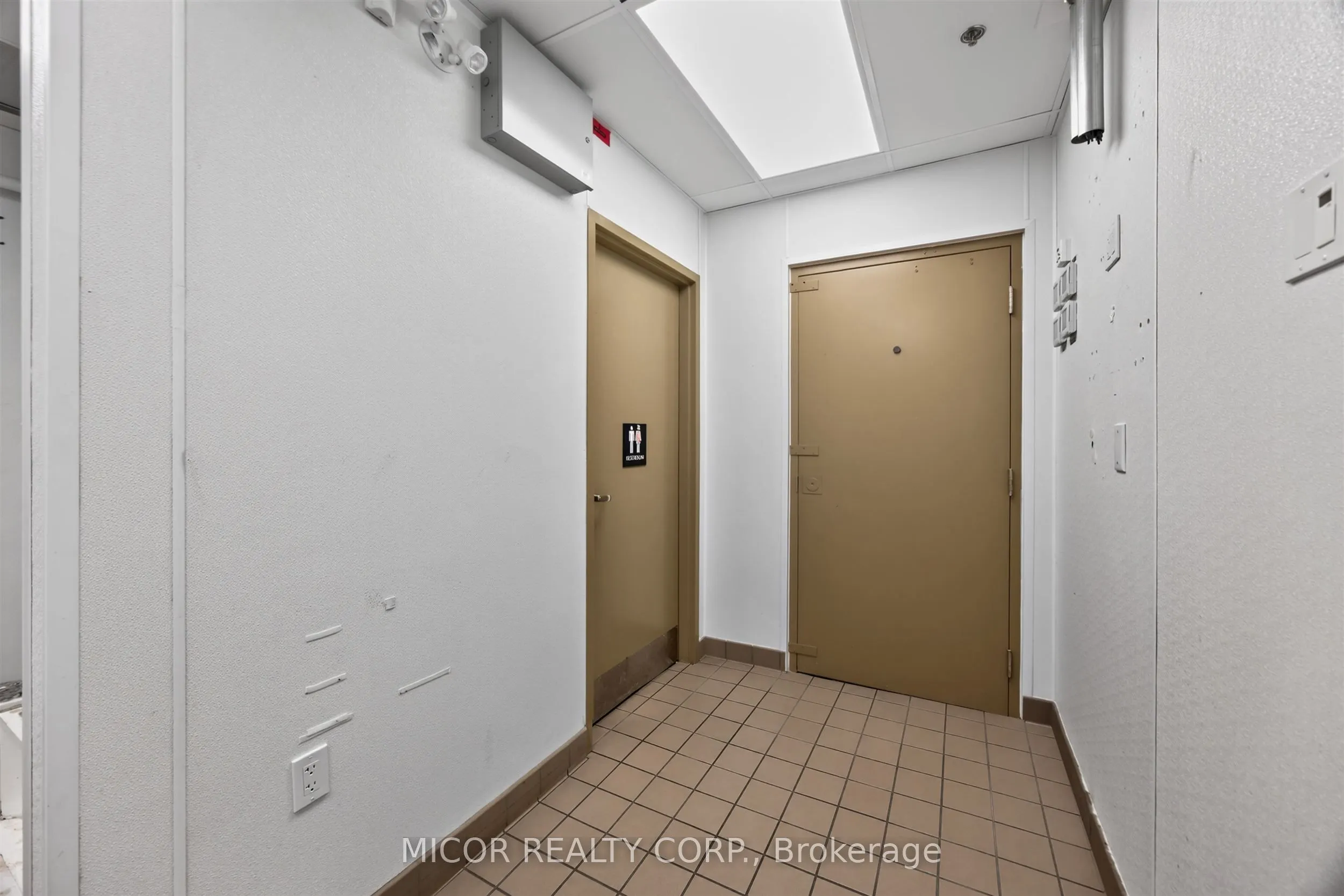 1 Yorkville Avenue #105-106