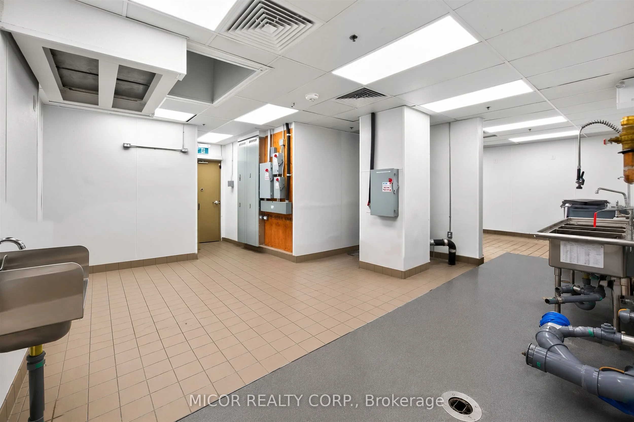 1 Yorkville Avenue #105-106