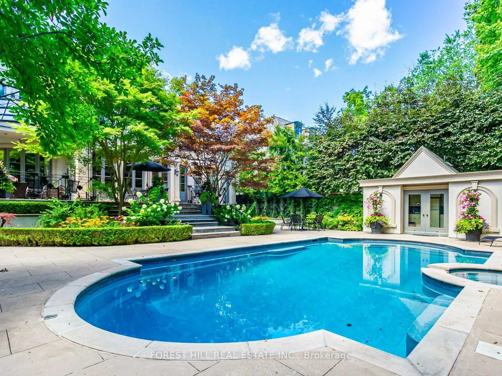105 Dunvegan Road