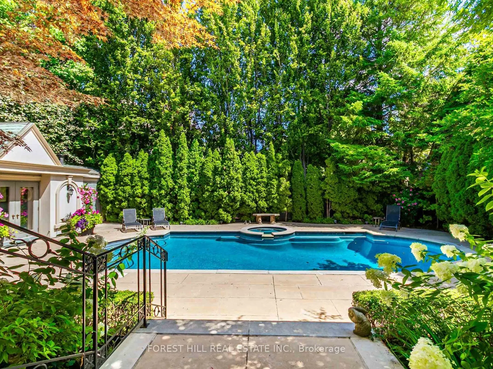 105 Dunvegan Road