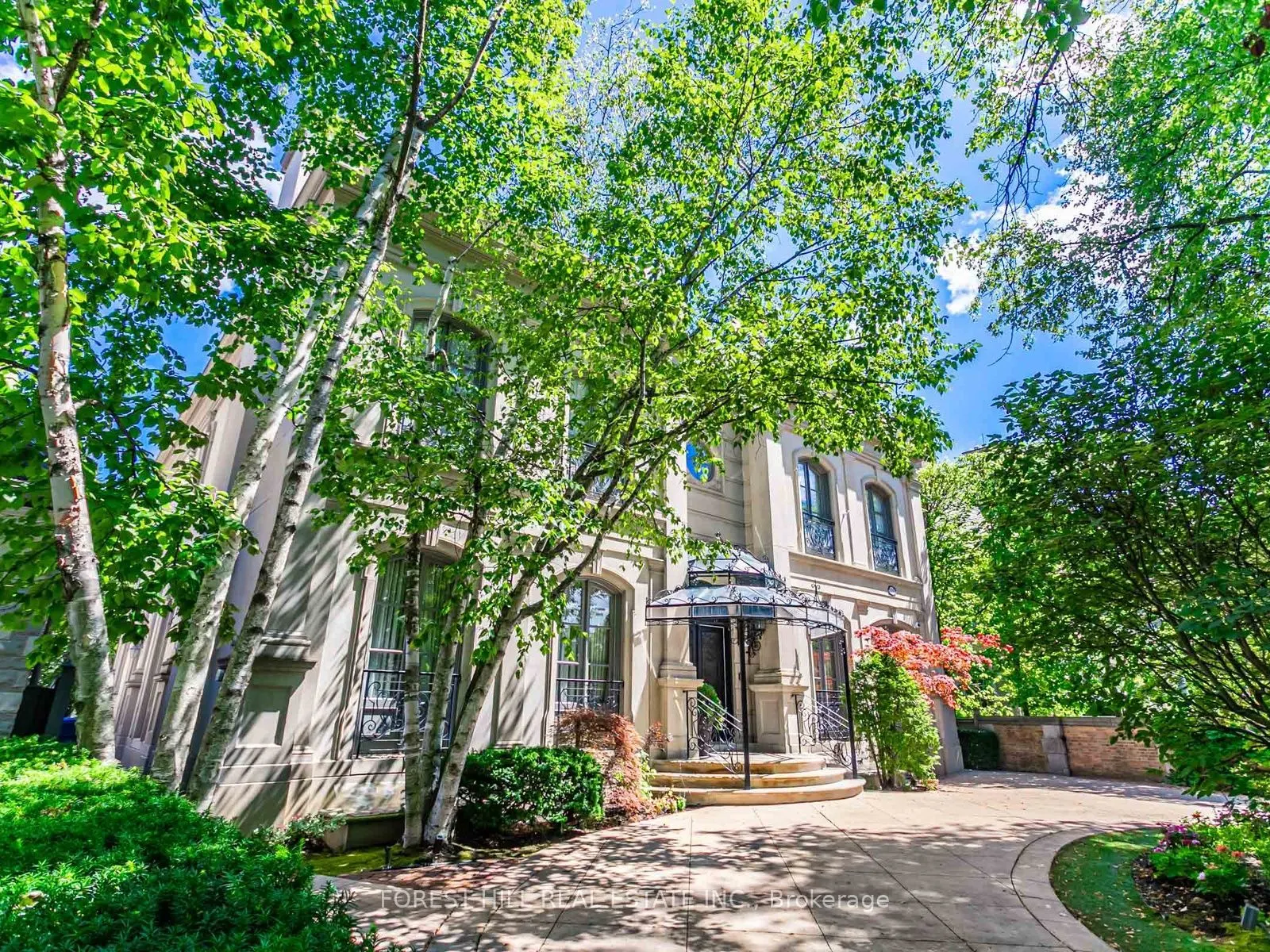 105 Dunvegan Road