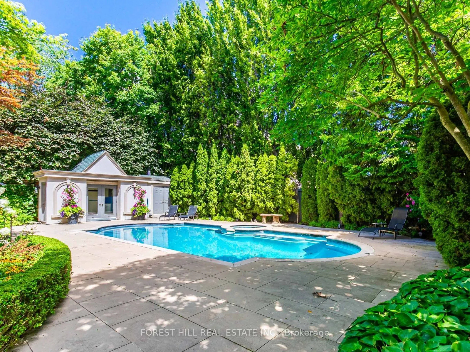 105 Dunvegan Road