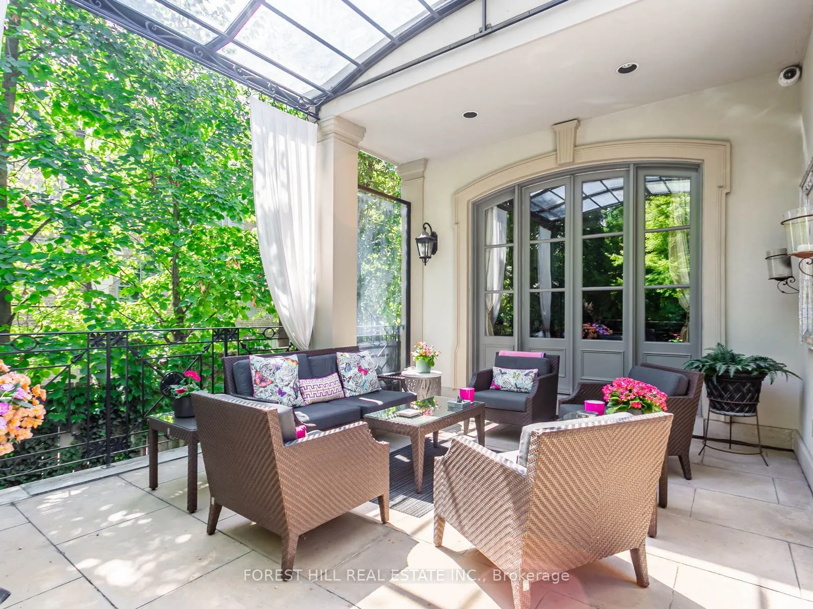 105 Dunvegan Road