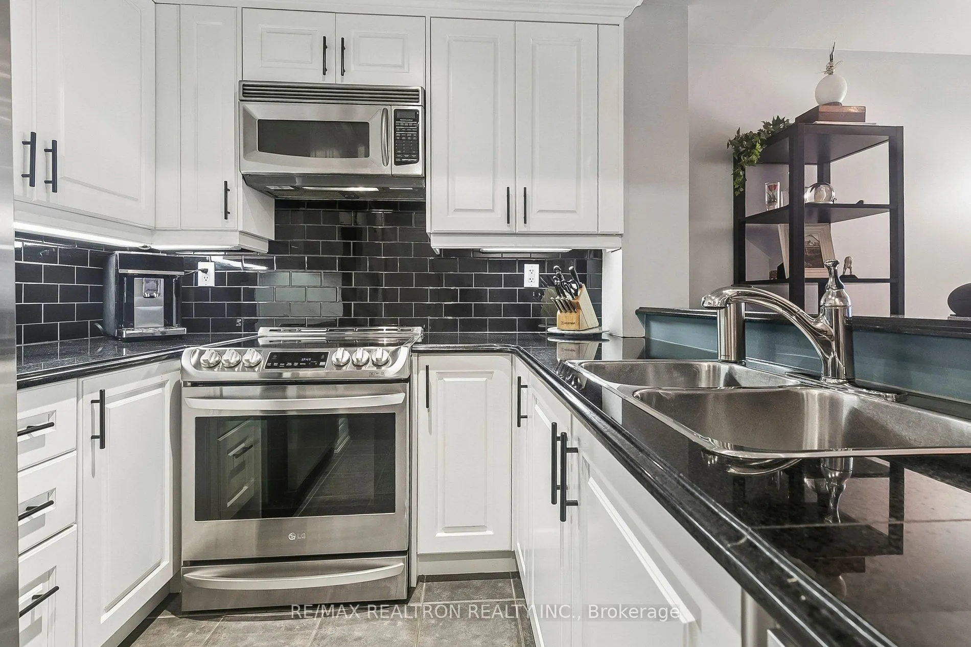 55 Delisle Avenue #707