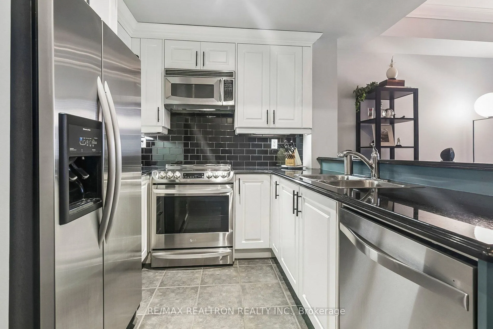 55 Delisle Avenue #707