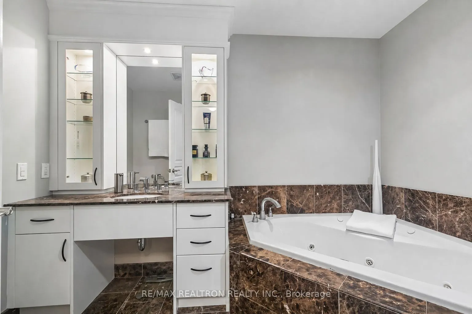 55 Delisle Avenue #707