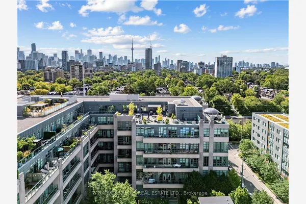 380 Macpherson Avenue #106
